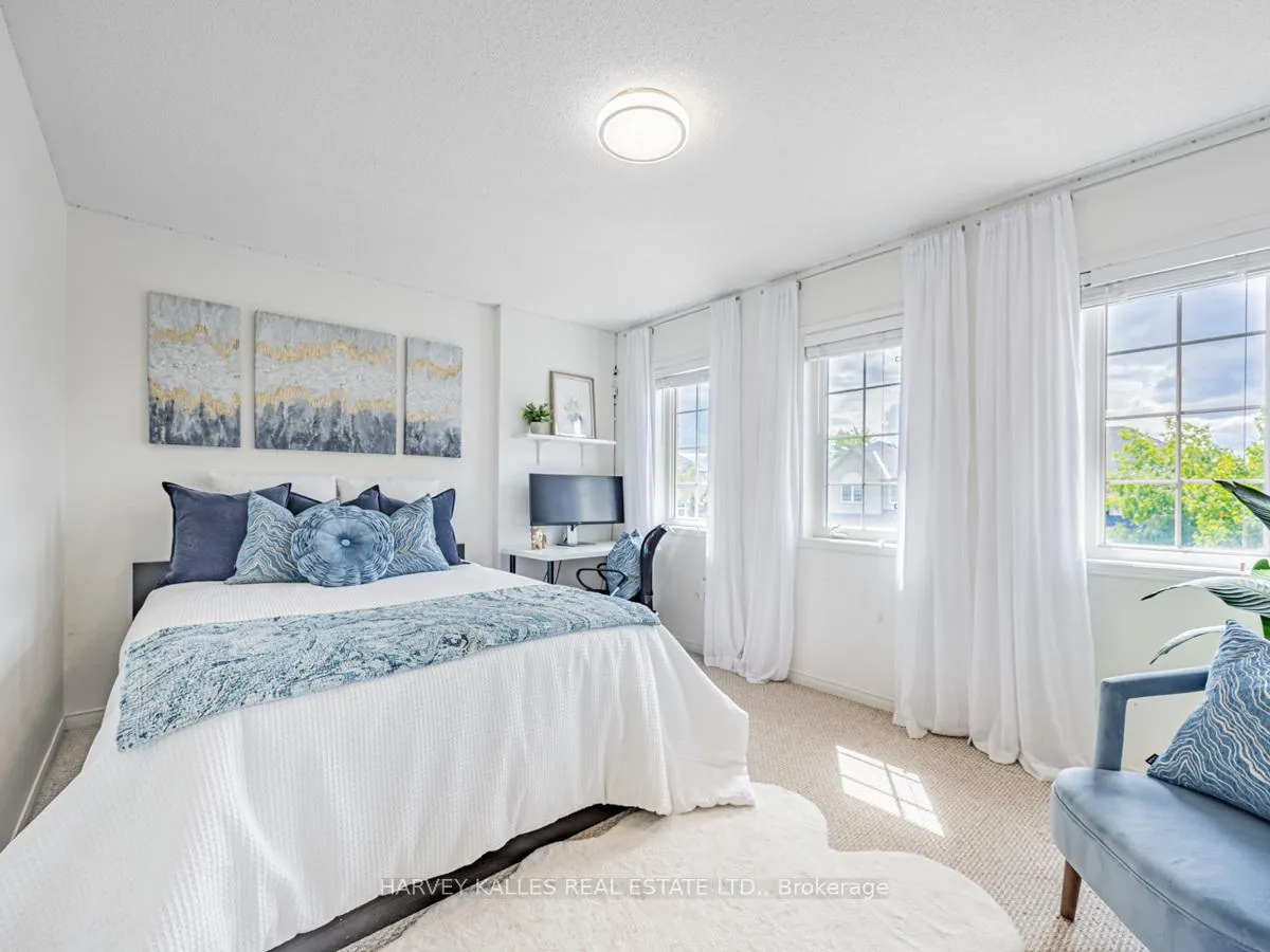 Photo 24 of 1352 Langley Circle, Oshawa, Pinecrest — HOMEH
