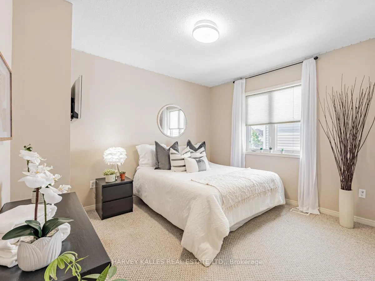 Photo 25 of 1352 Langley Circle, Oshawa, Pinecrest — HOMEH