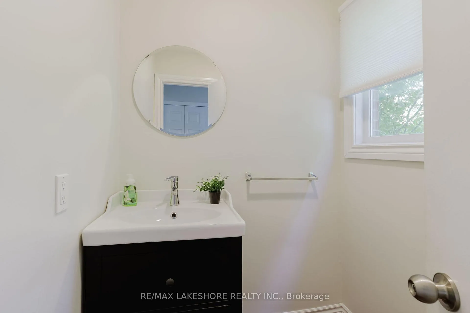 Photo 5 of 536 Maher Crescent, Cobourg — HOMEH