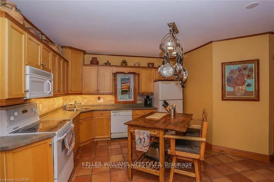 Photo 16 of 23904 Denfield Road, Middlesex Centre, Denfield — HOMEH