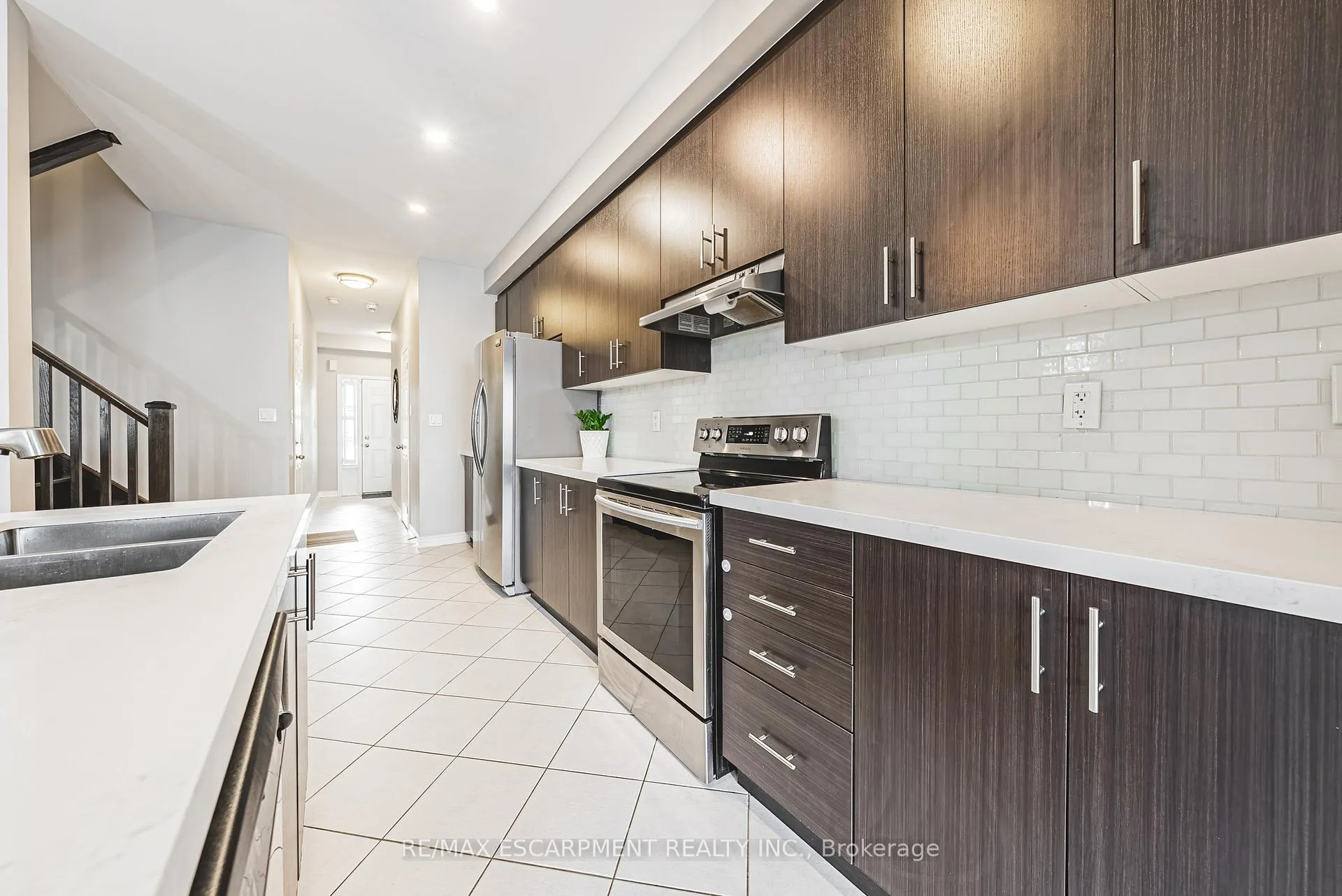 Photo 5 of 208 Lormont Boulevard, Hamilton, Stoney Creek — HOMEH