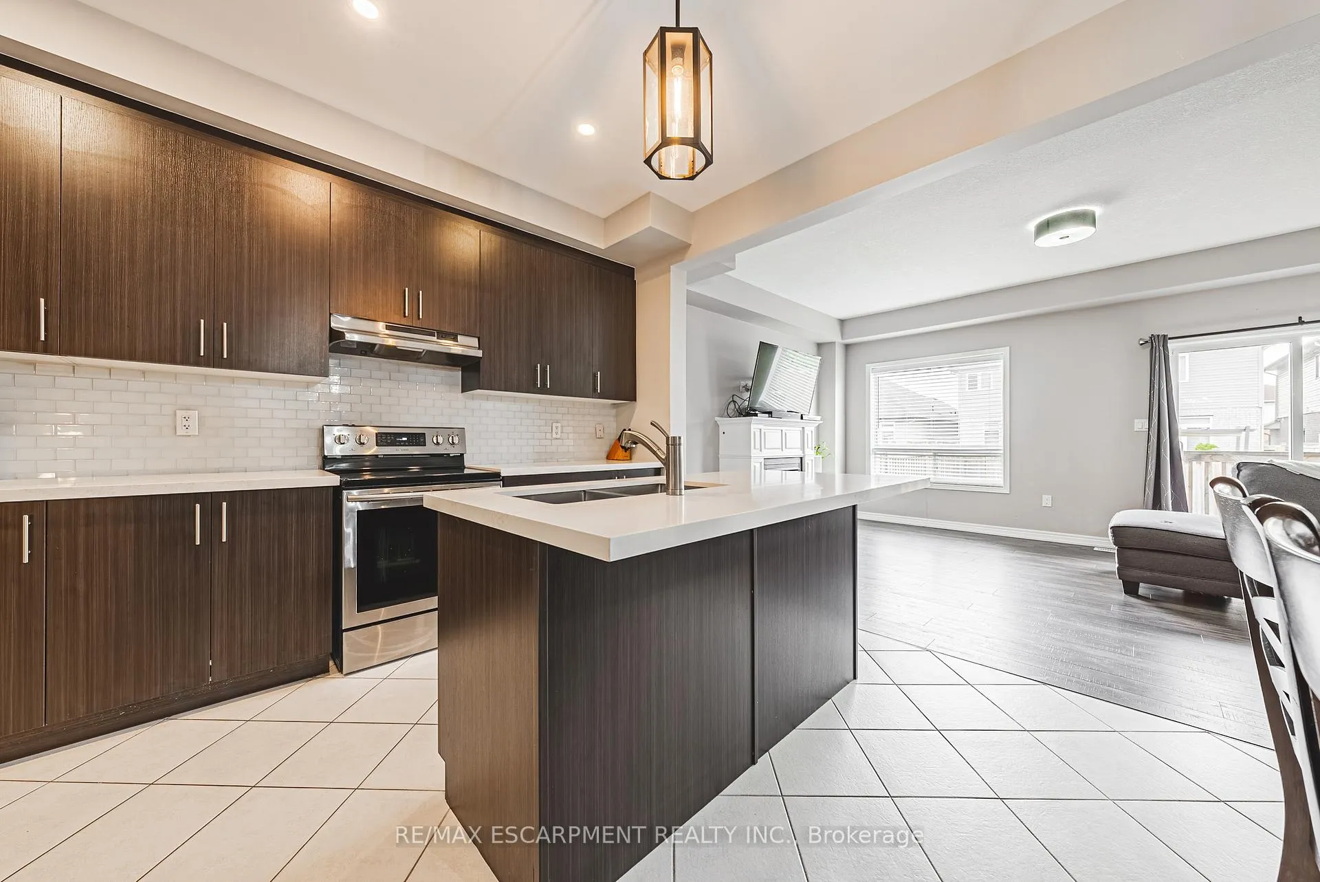 Photo 7 of 208 Lormont Boulevard, Hamilton, Stoney Creek — HOMEH