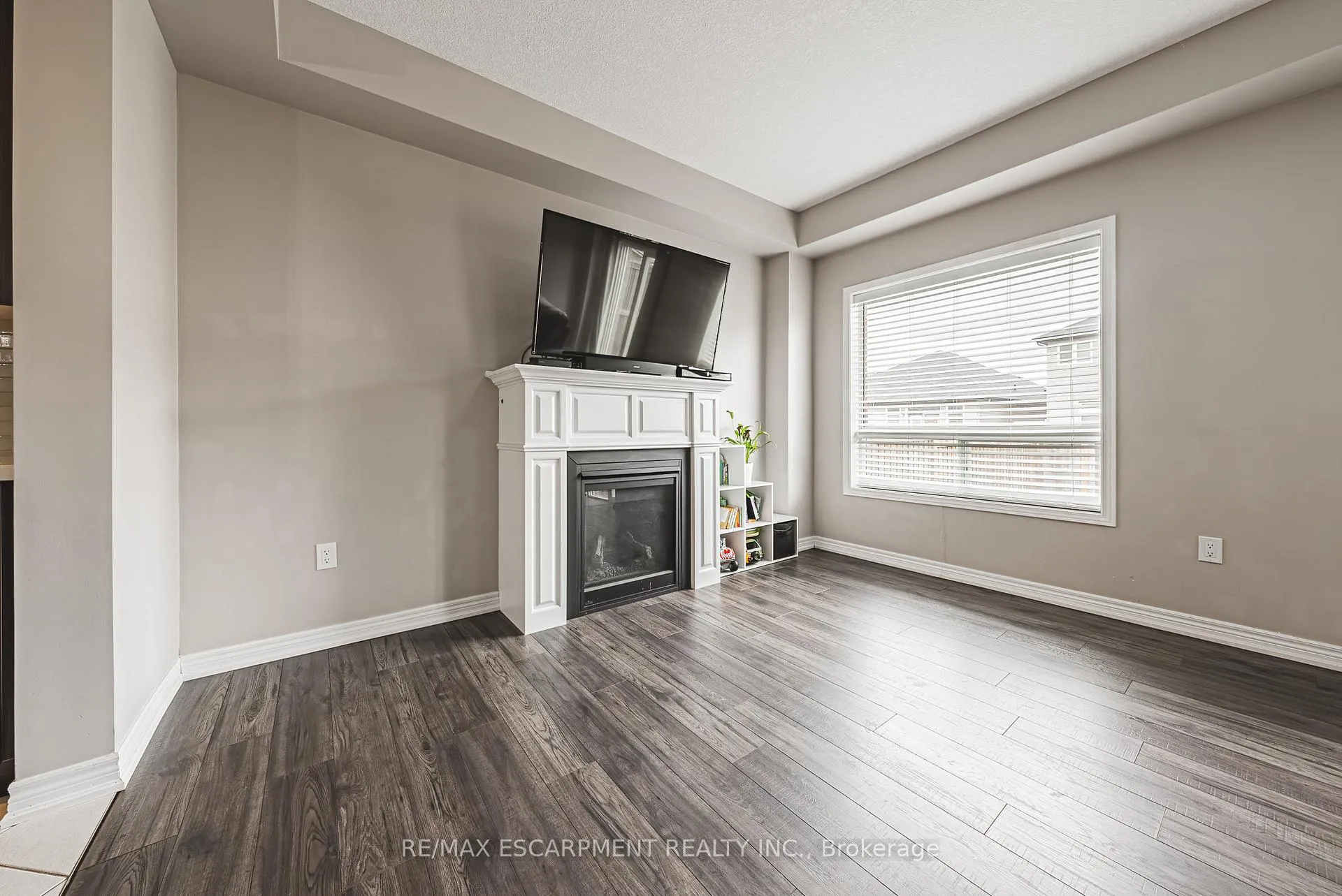 Photo 9 of 208 Lormont Boulevard, Hamilton, Stoney Creek — HOMEH