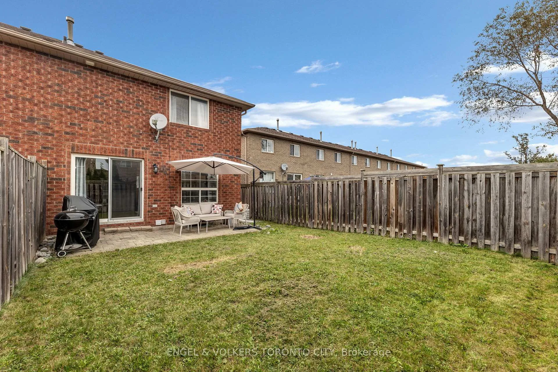 Photo 9 of 9 Coronation Parkway, Barrie, Innis-Shore — HOMEH