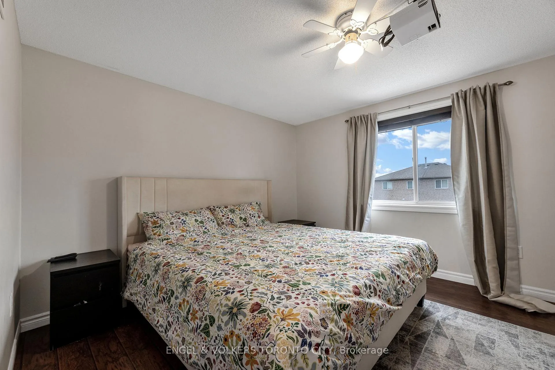 Photo 24 of 9 Coronation Parkway, Barrie, Innis-Shore — HOMEH