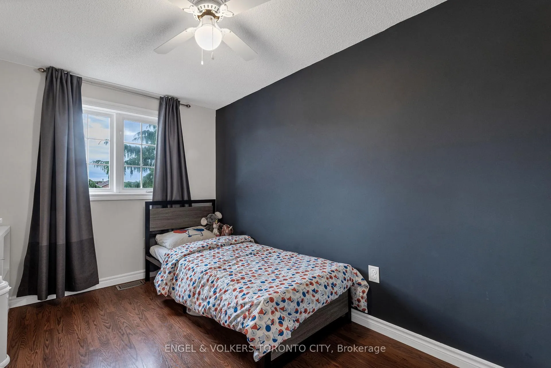 Photo 28 of 9 Coronation Parkway, Barrie, Innis-Shore — HOMEH