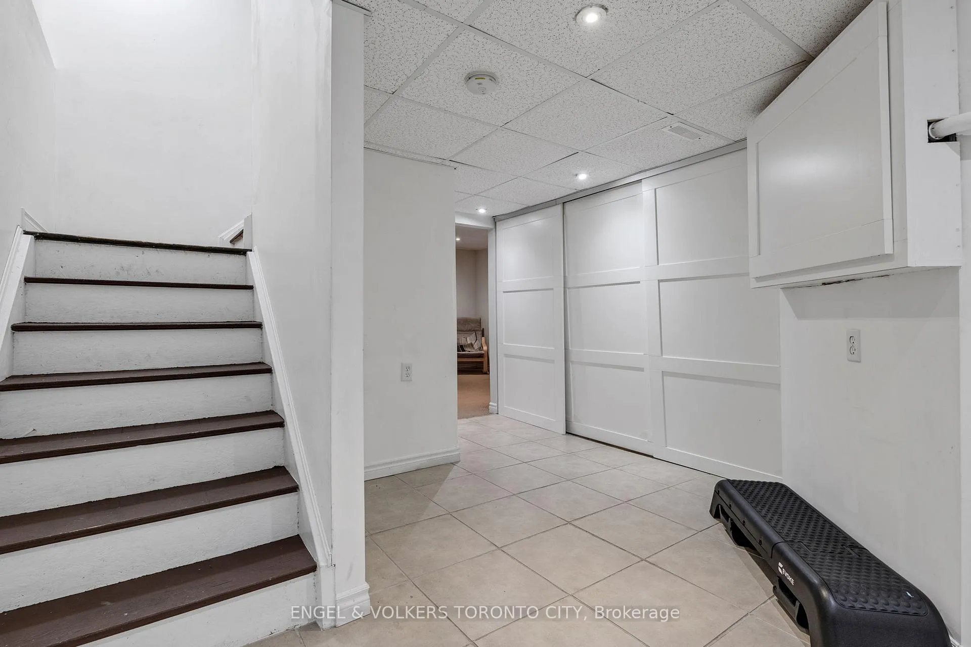 Photo 30 of 9 Coronation Parkway, Barrie, Innis-Shore — HOMEH