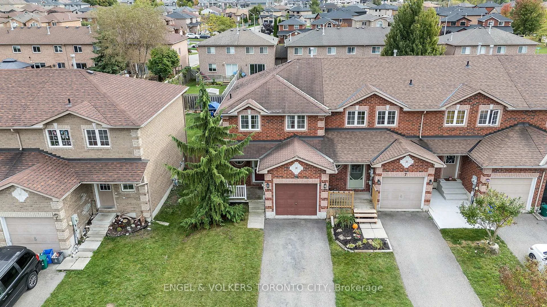 Photo 37 of 9 Coronation Parkway, Barrie, Innis-Shore — HOMEH