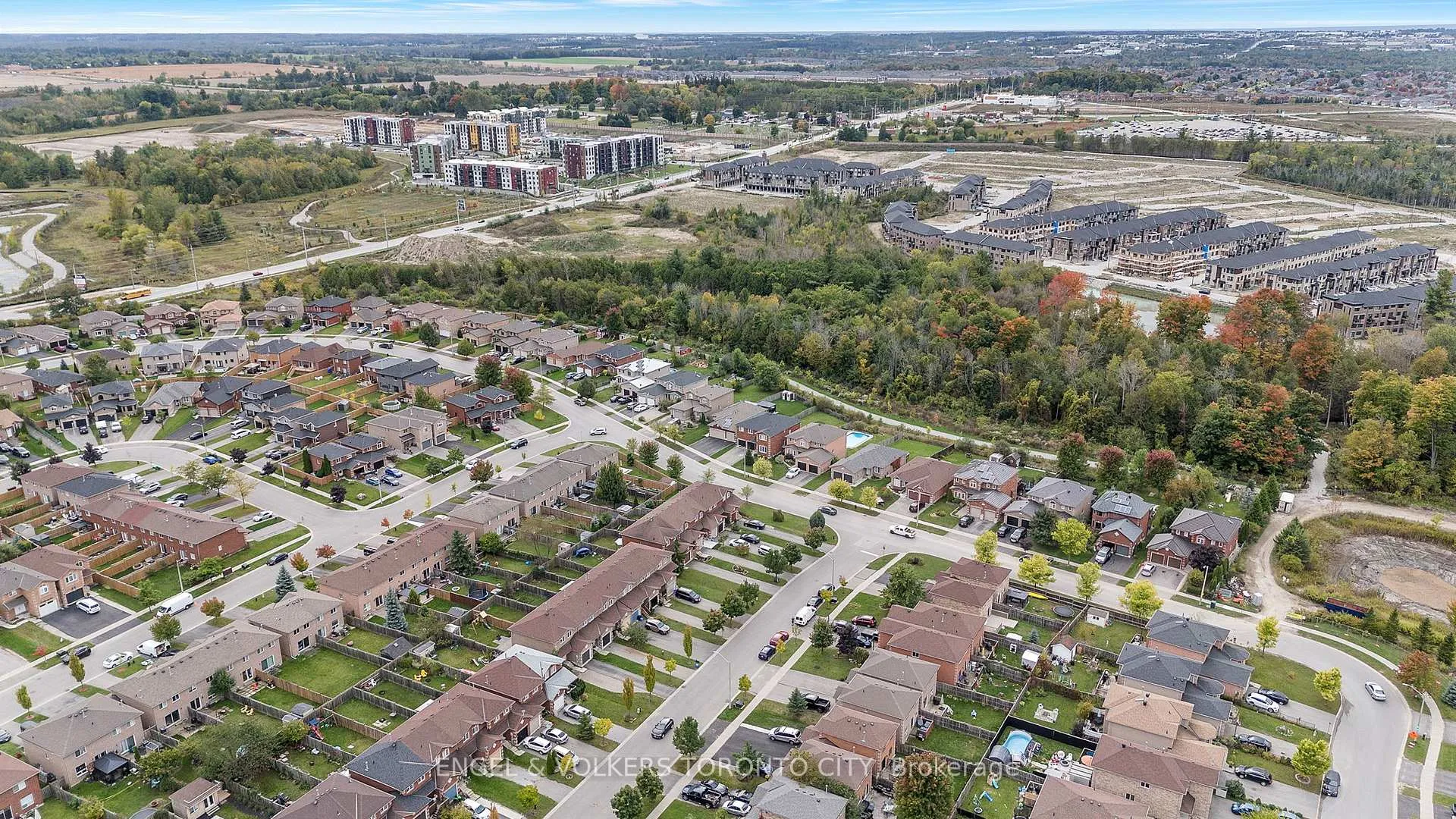 Photo 38 of 9 Coronation Parkway, Barrie, Innis-Shore — HOMEH