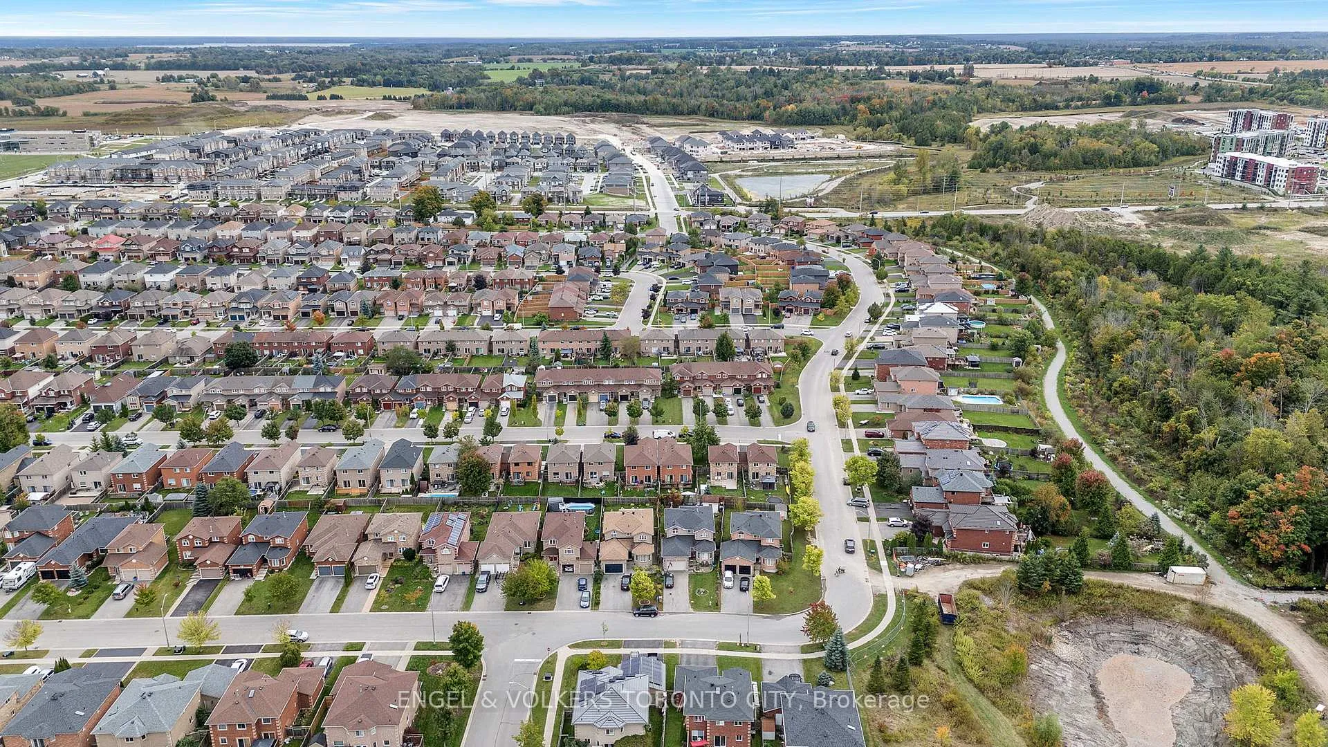 Photo 39 of 9 Coronation Parkway, Barrie, Innis-Shore — HOMEH