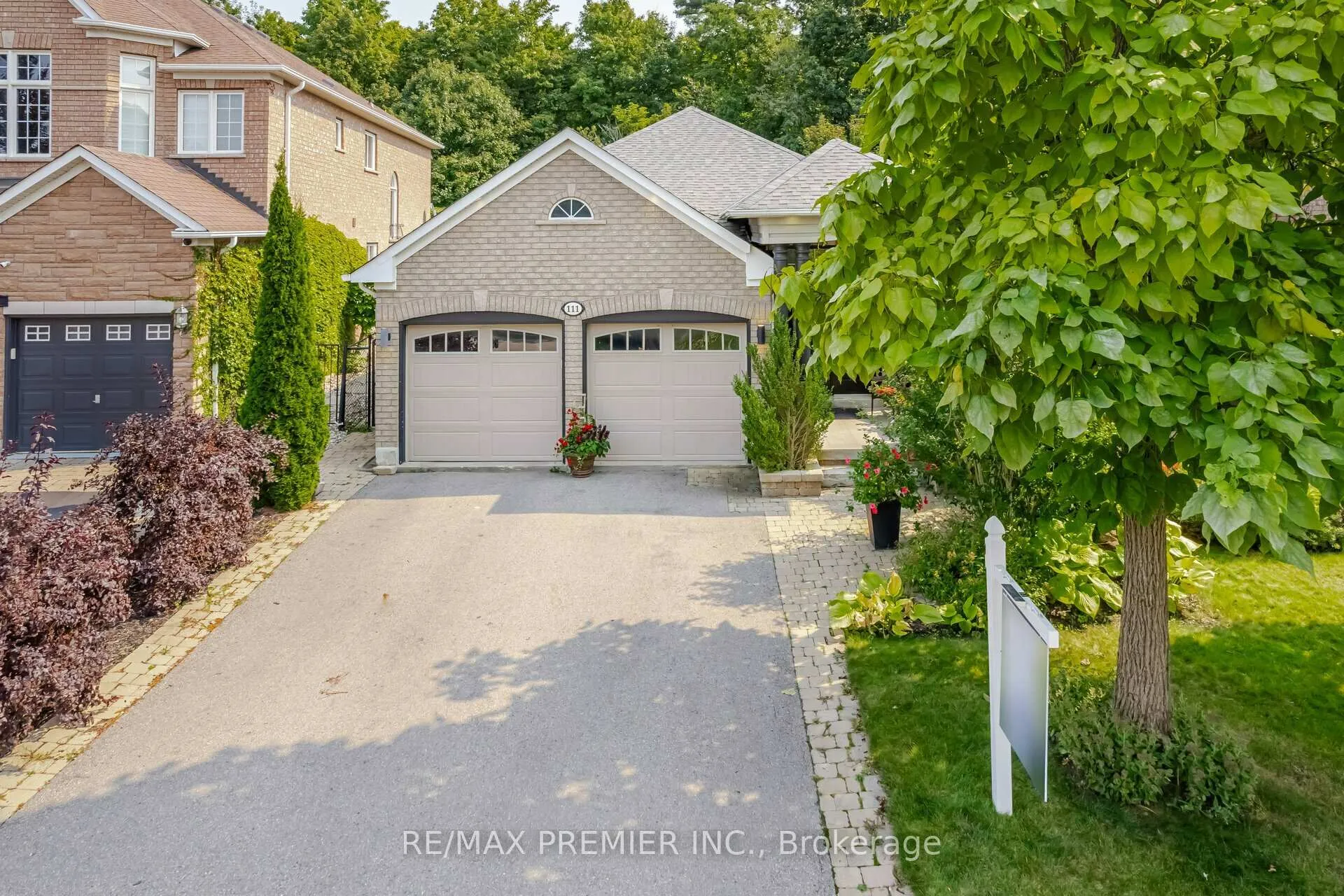 Photo 1 of 111 Regency View Heights, Vaughan, Rural Vaughan — HOMEH