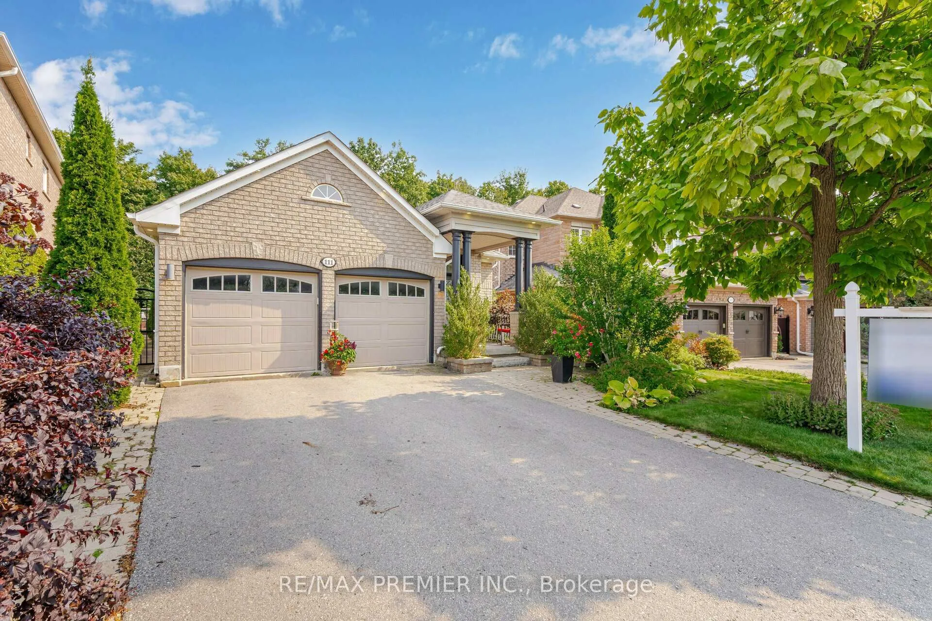 Photo 2 of 111 Regency View Heights, Vaughan, Rural Vaughan — HOMEH