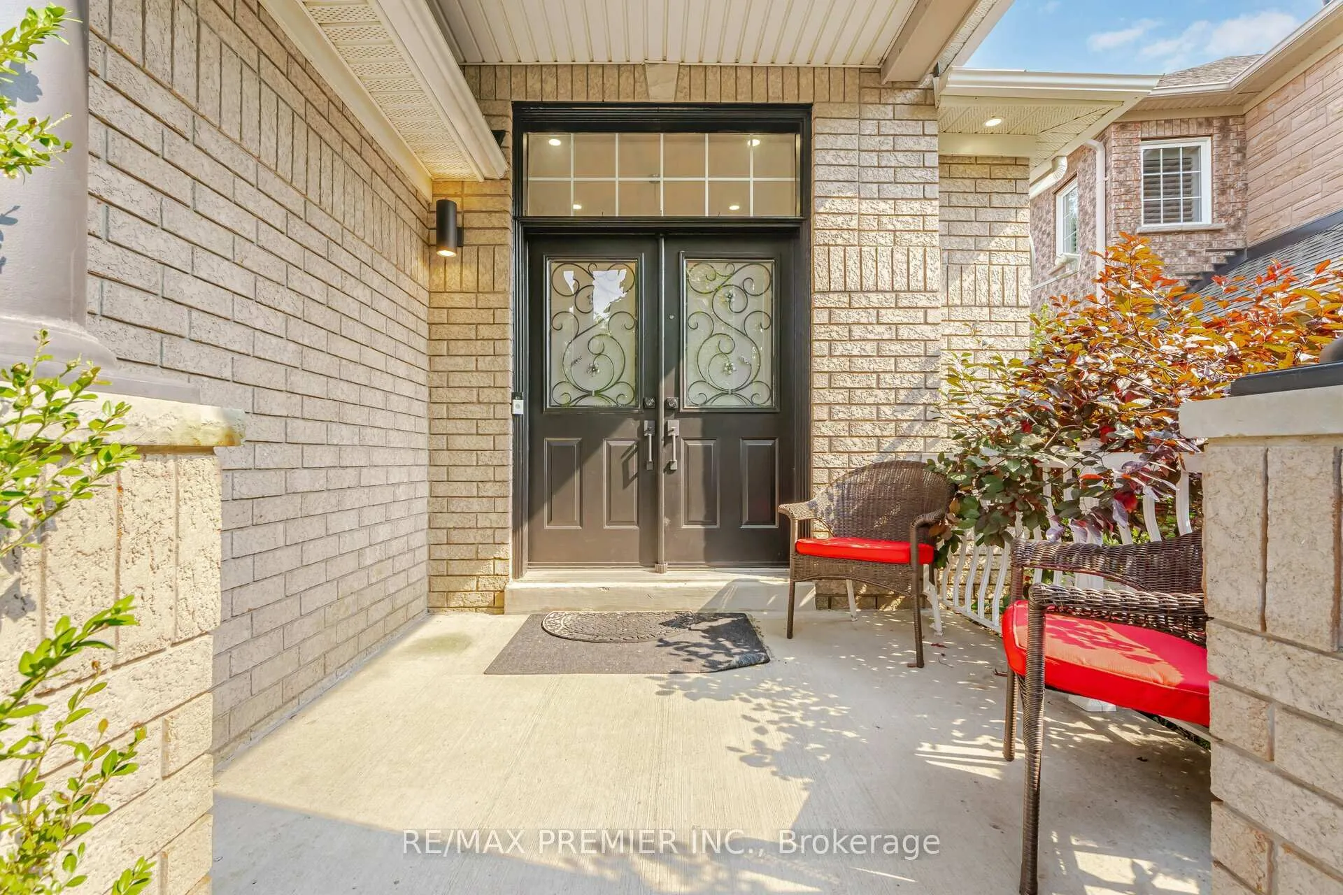 Photo 4 of 111 Regency View Heights, Vaughan, Rural Vaughan — HOMEH