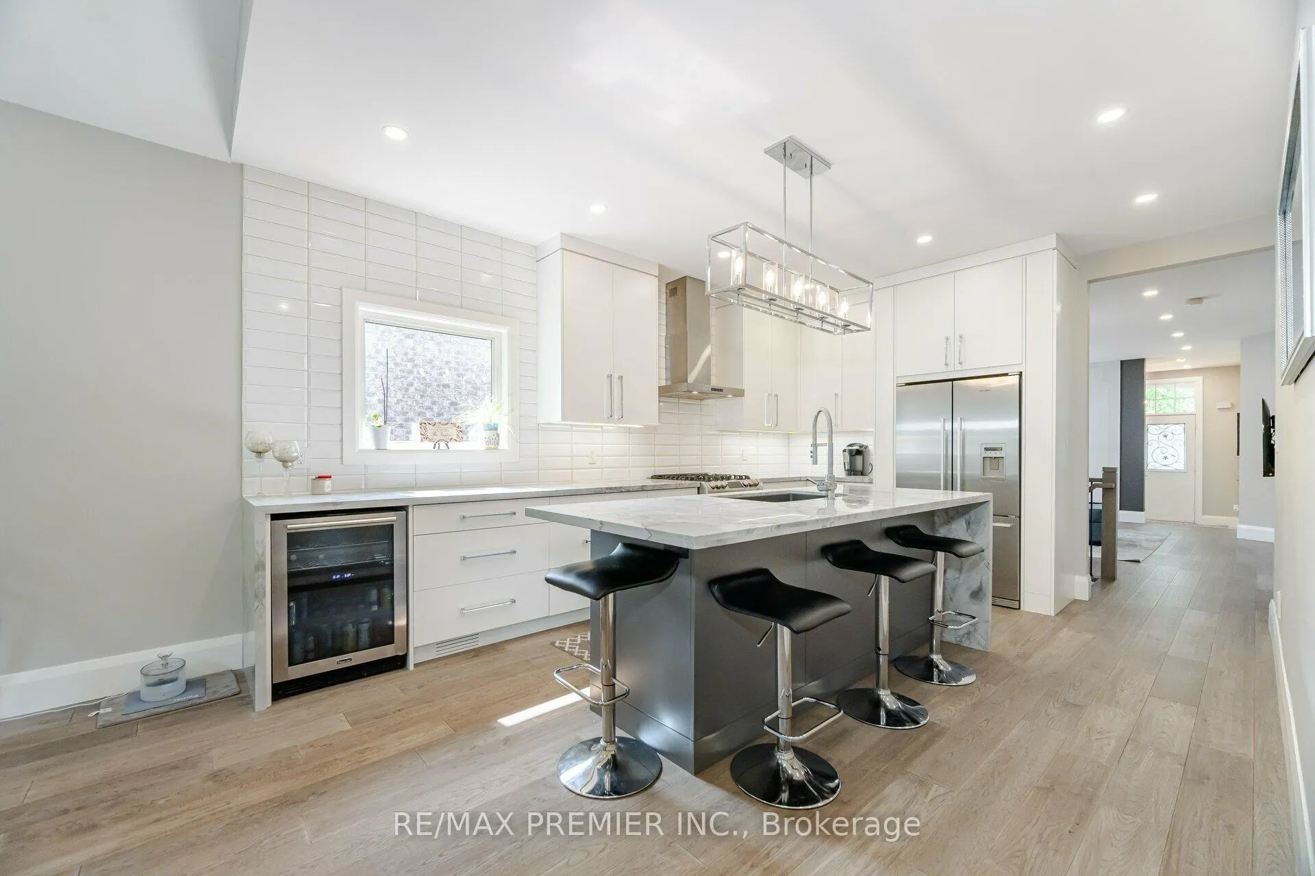 Photo 9 of 111 Regency View Heights, Vaughan, Rural Vaughan — HOMEH