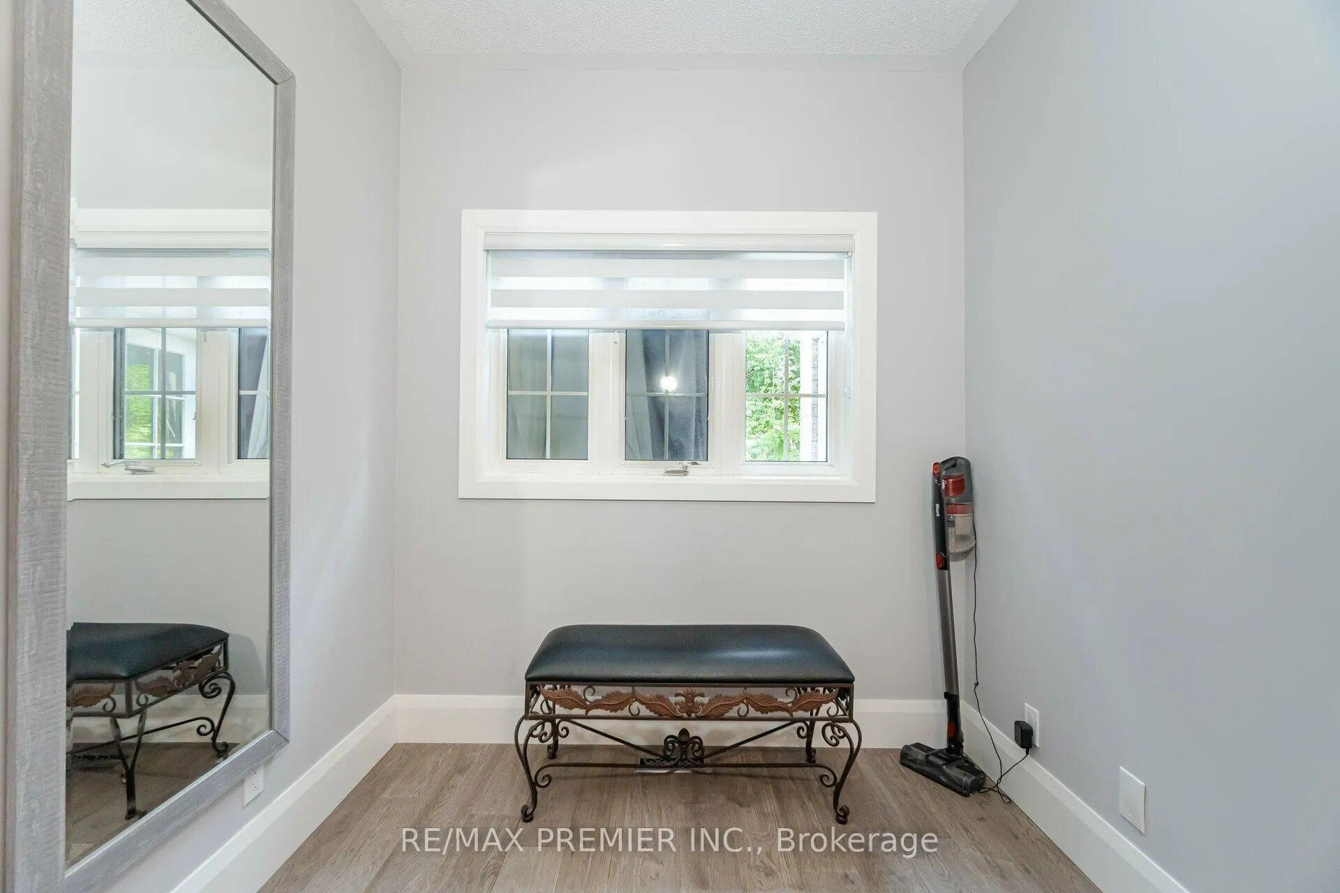 Photo 17 of 111 Regency View Heights, Vaughan, Rural Vaughan — HOMEH