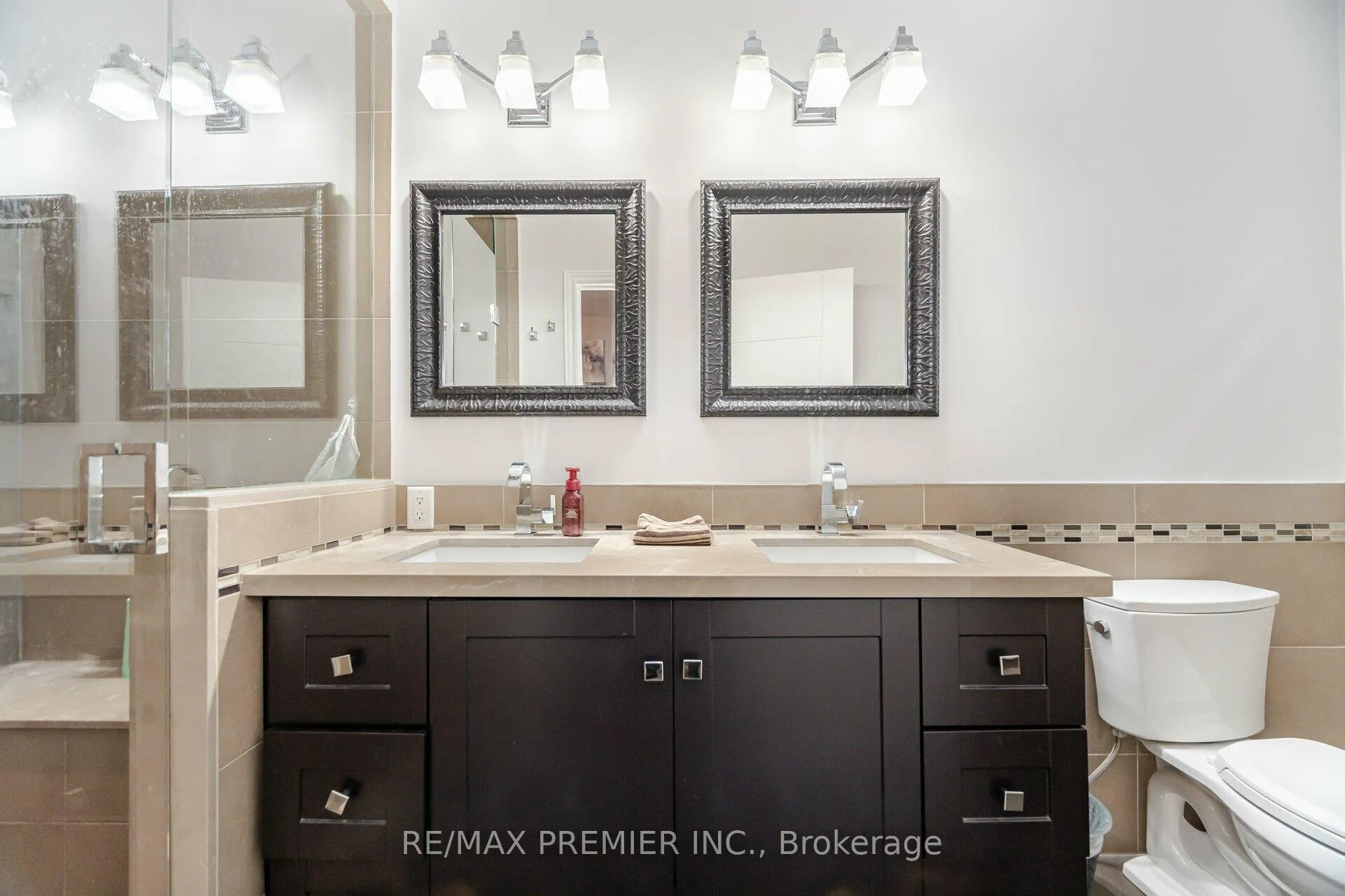 Photo 18 of 111 Regency View Heights, Vaughan, Rural Vaughan — HOMEH
