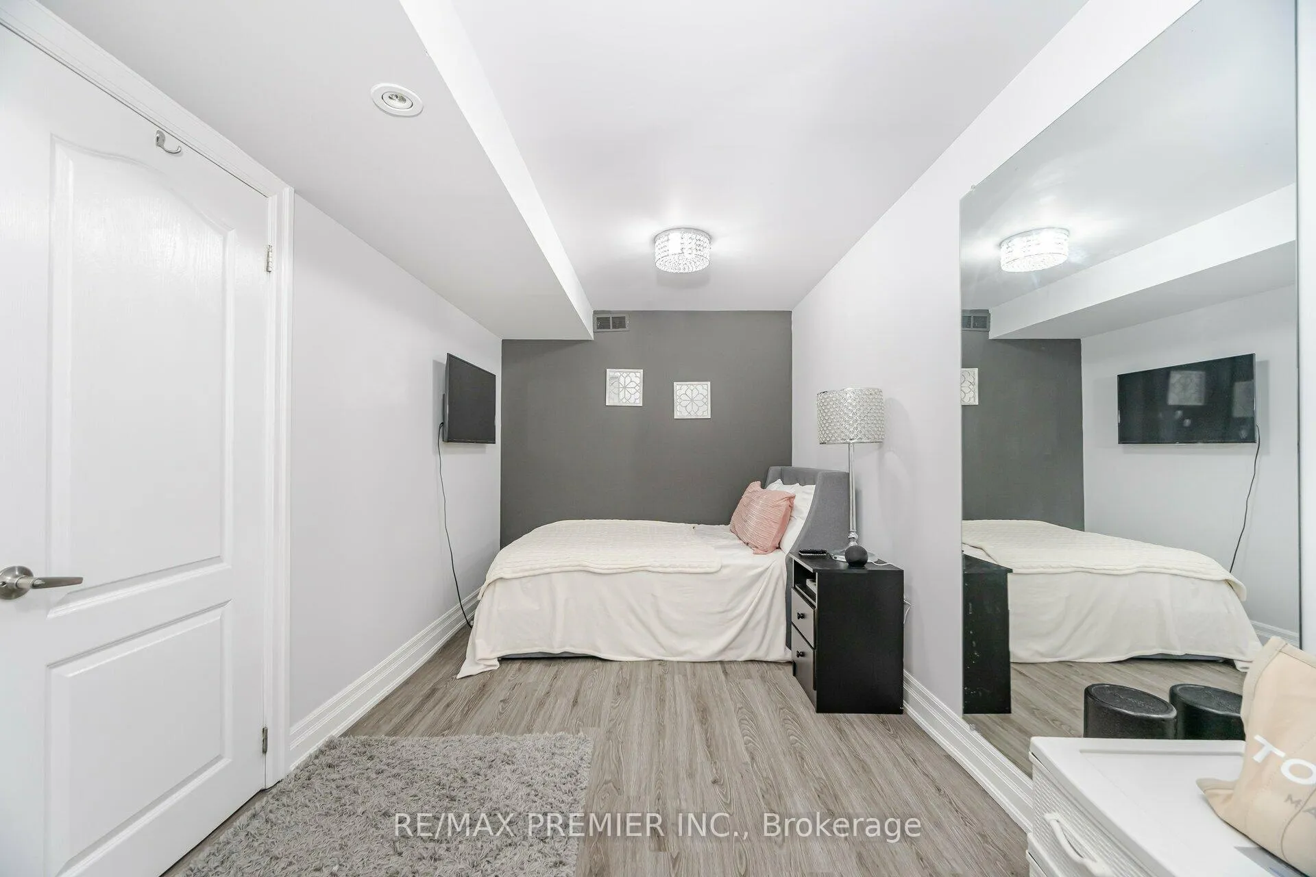 Photo 31 of 111 Regency View Heights, Vaughan, Rural Vaughan — HOMEH