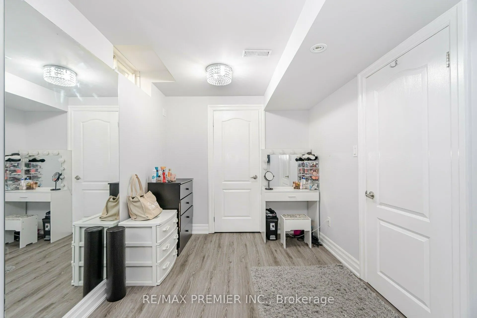 Photo 32 of 111 Regency View Heights, Vaughan, Rural Vaughan — HOMEH