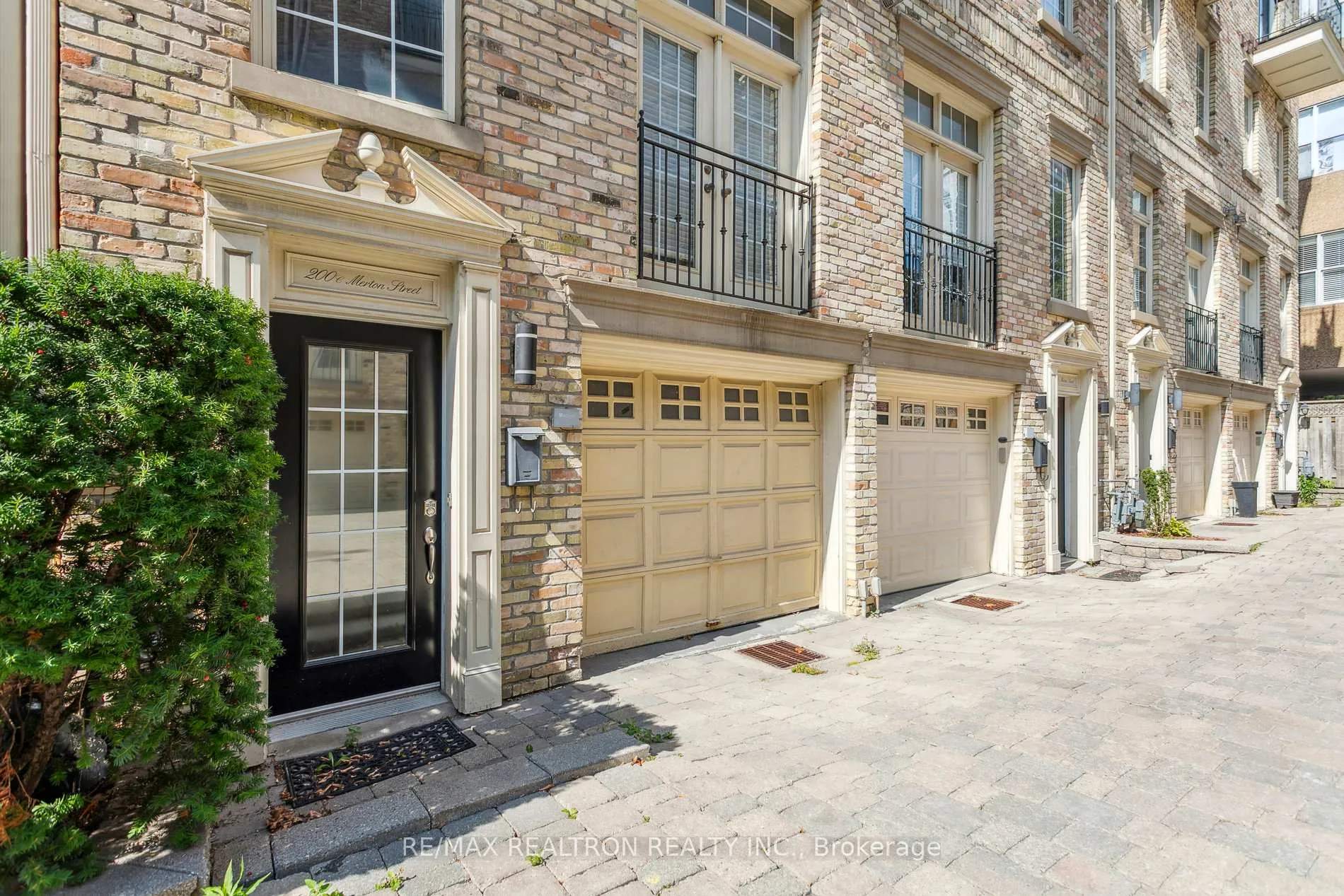 Photo 3 of 200 C Merton Street, Toronto, Mount Pleasant West — HOMEH