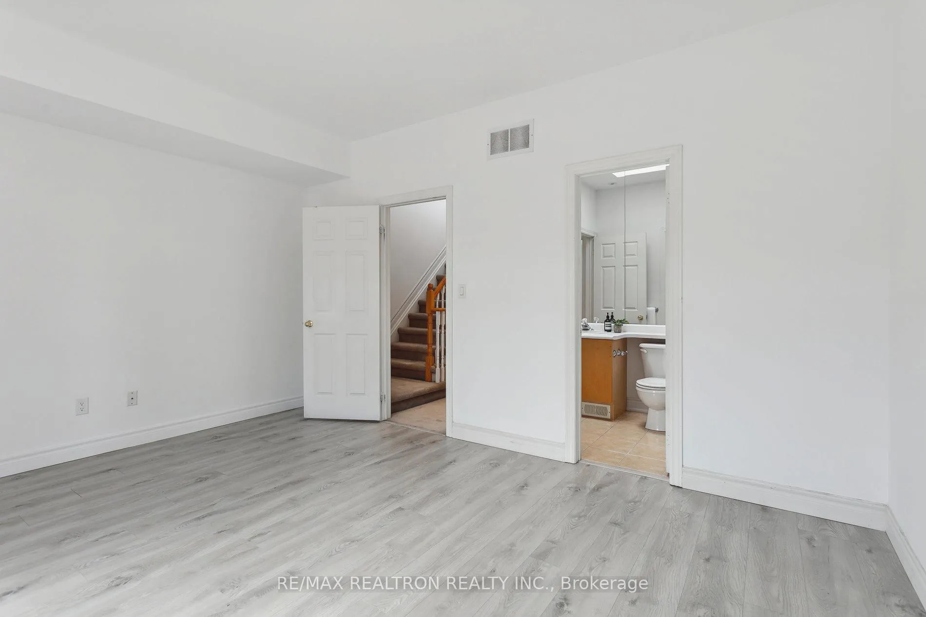 Photo 21 of 200 C Merton Street, Toronto, Mount Pleasant West — HOMEH