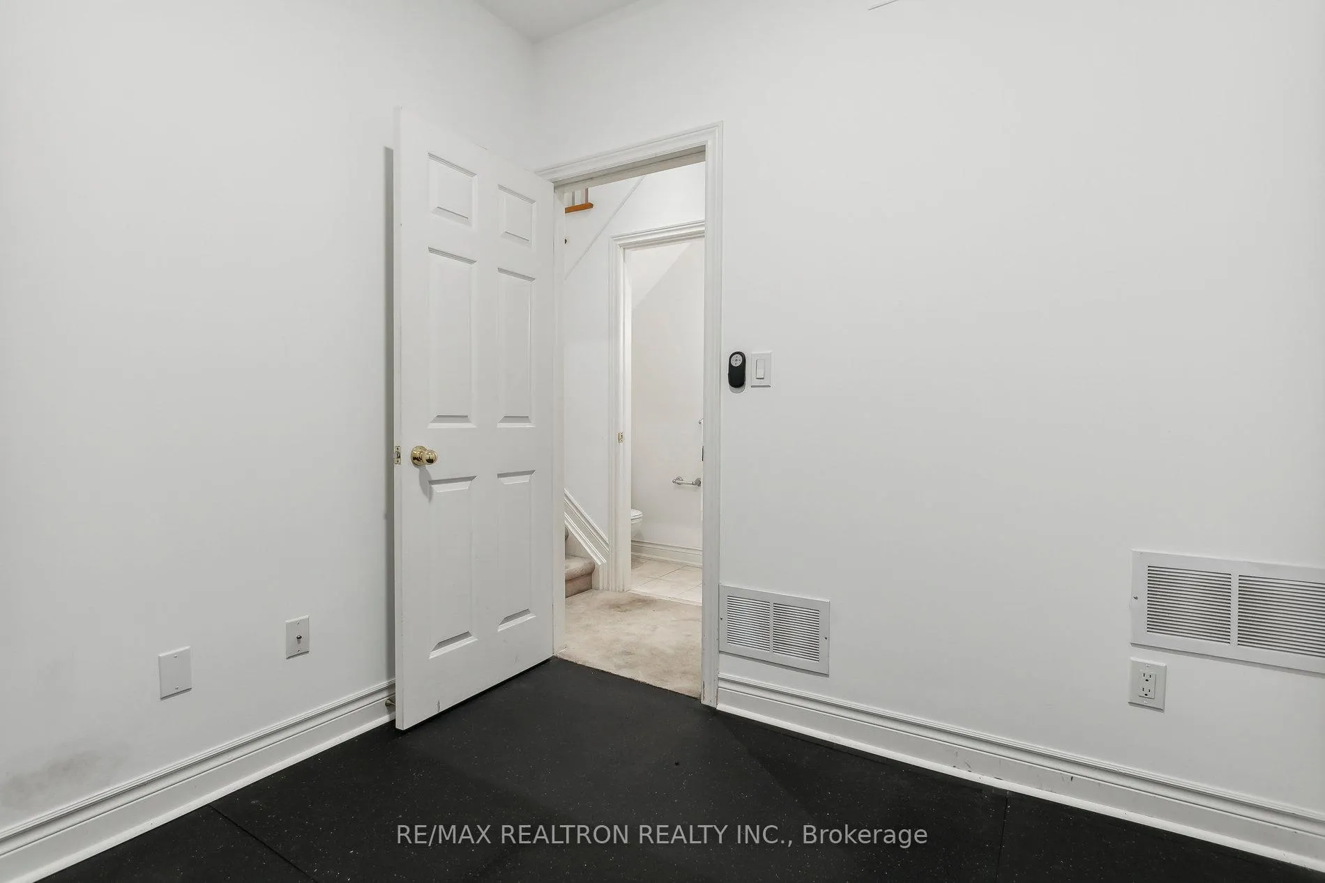 Photo 22 of 200 C Merton Street, Toronto, Mount Pleasant West — HOMEH