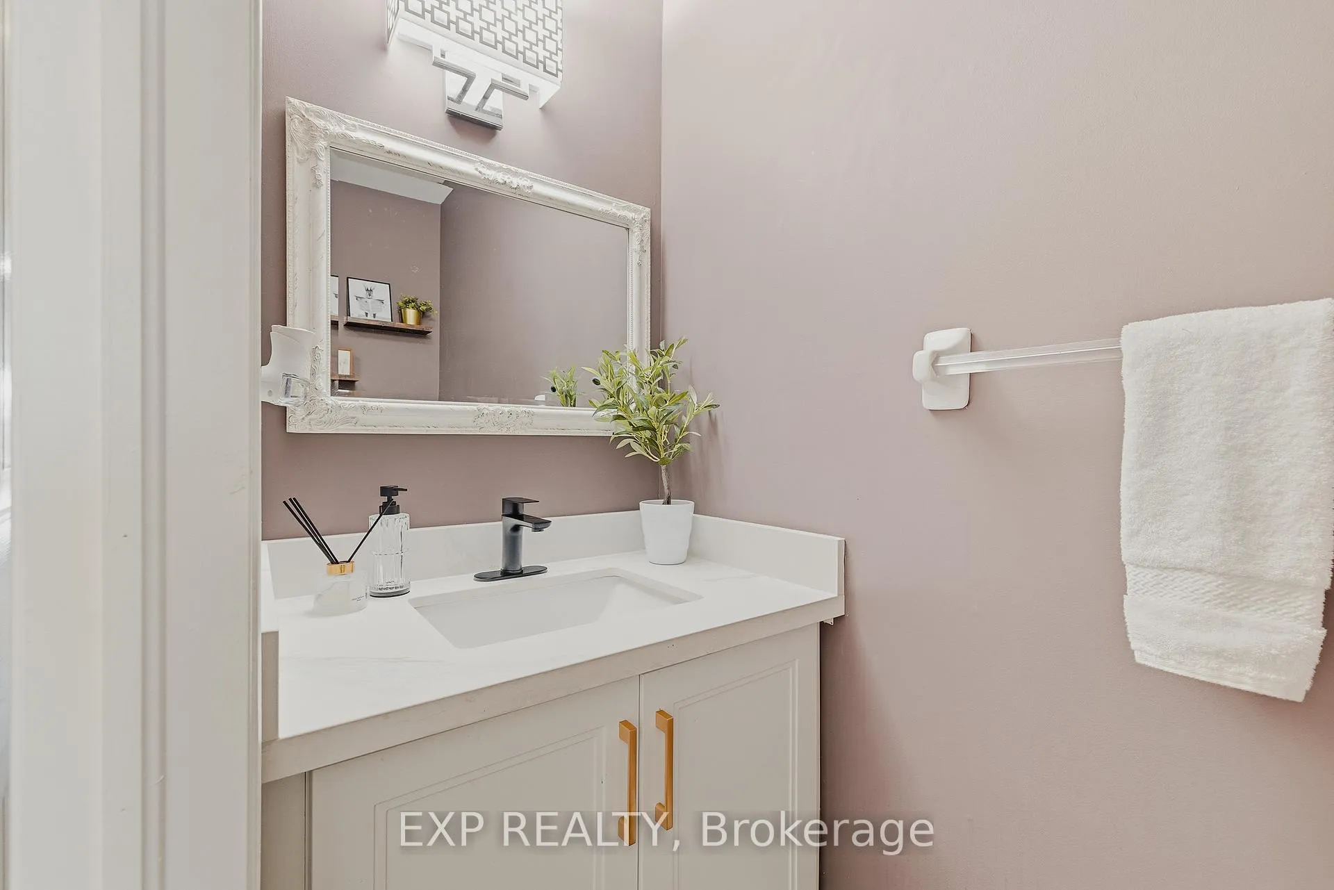 Photo 15 of 279 Highbrook Crescent, Kitchener — HOMEH