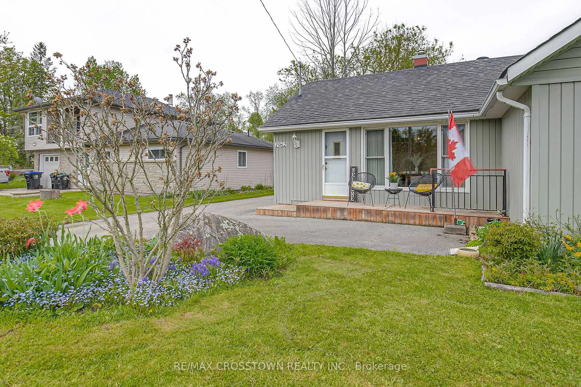 Photo 2 of 1962 St Johns Road, Innisfil, Alcona — HOMEH