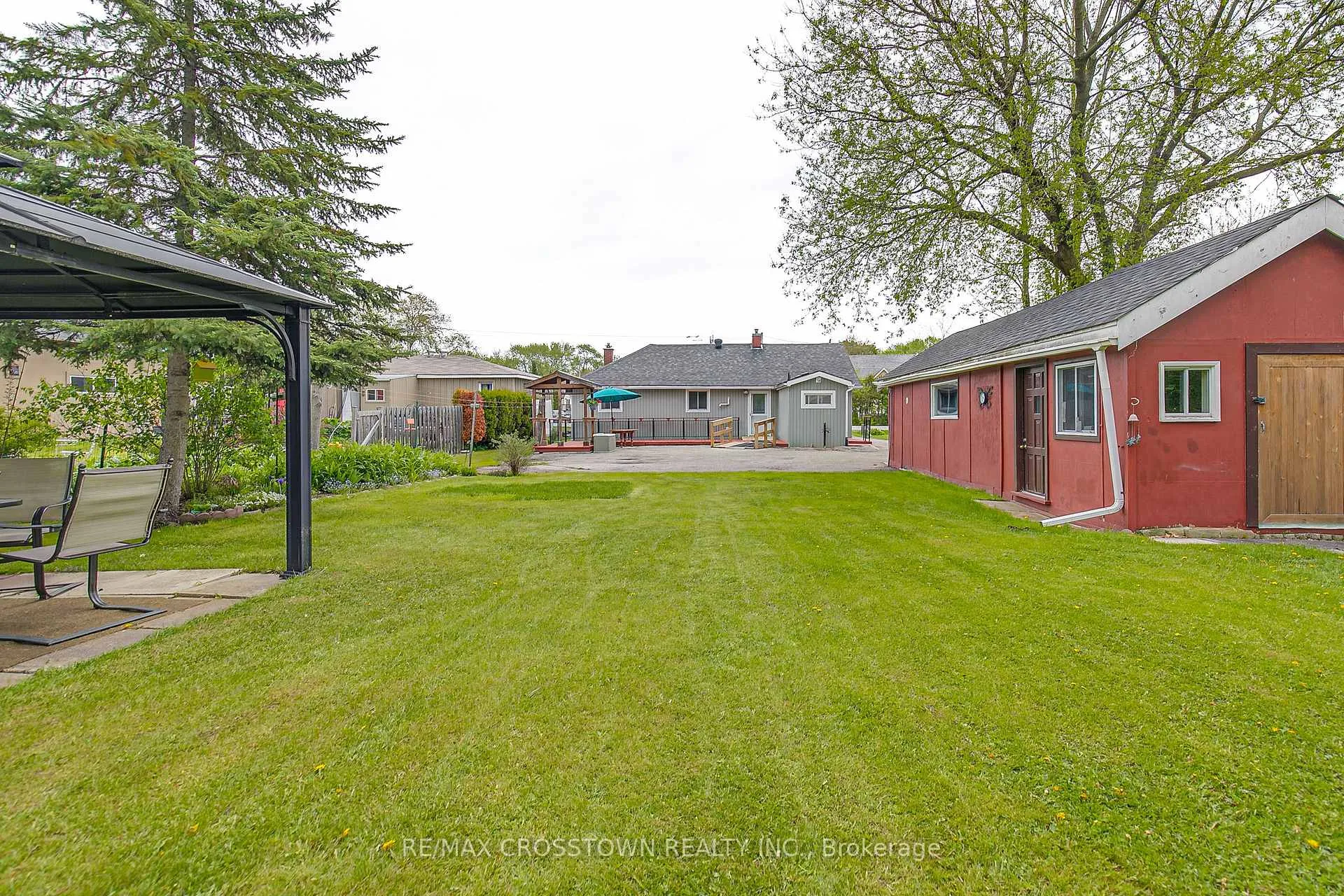 Photo 23 of 1962 St Johns Road, Innisfil, Alcona — HOMEH