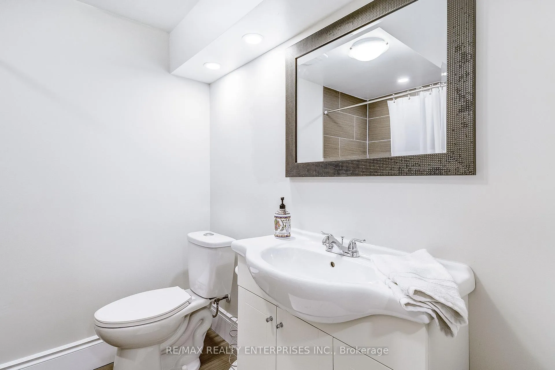 Photo 15 of 149 West 27th Street, Hamilton, Westcliffe — HOMEH