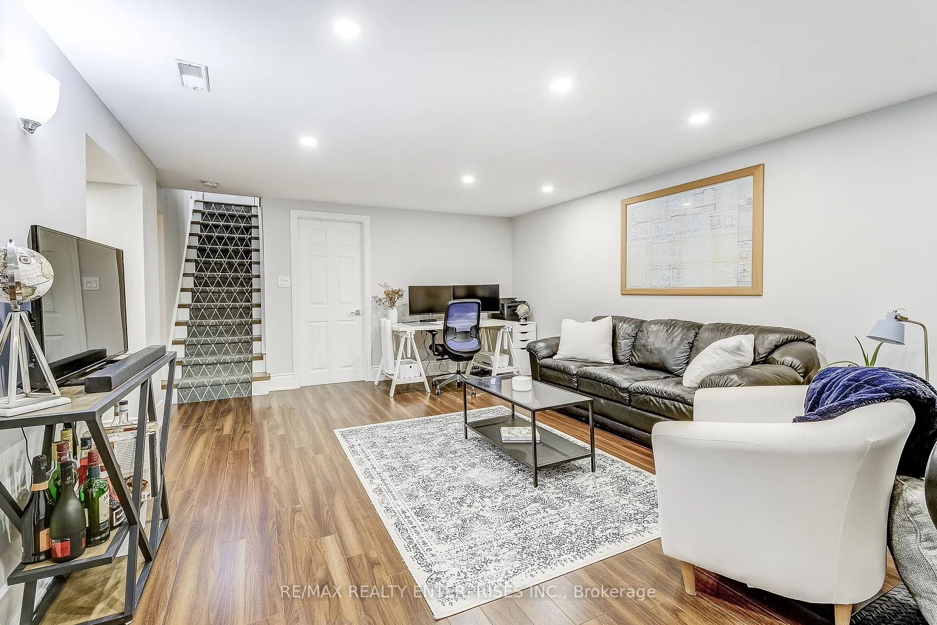 Photo 18 of 149 West 27th Street, Hamilton, Westcliffe — HOMEH