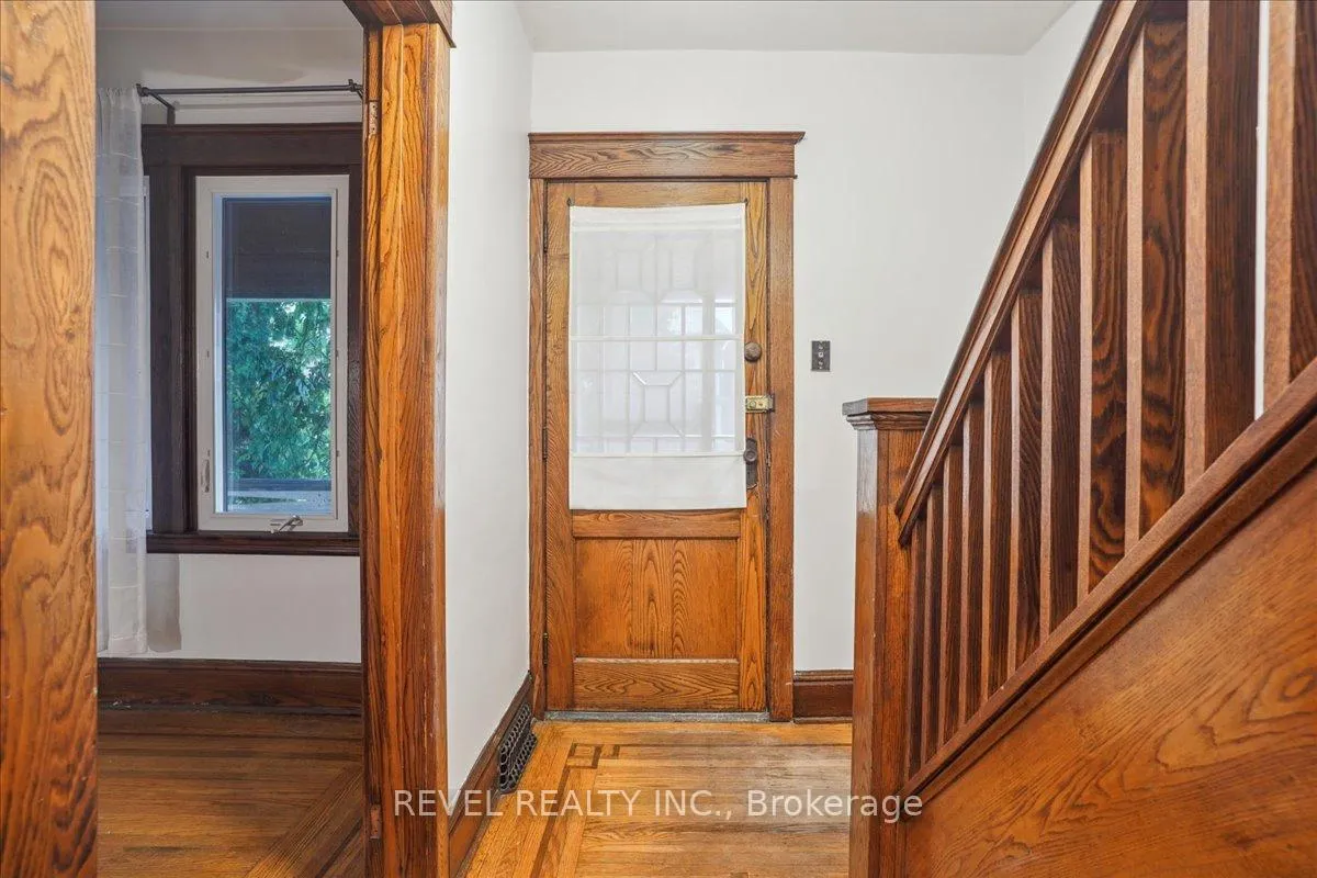 Photo 4 of 16 Senator Avenue, Hamilton, Stipley — HOMEH