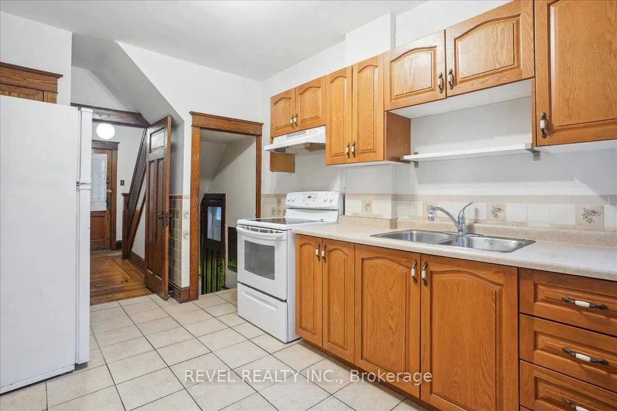 Photo 11 of 16 Senator Avenue, Hamilton, Stipley — HOMEH