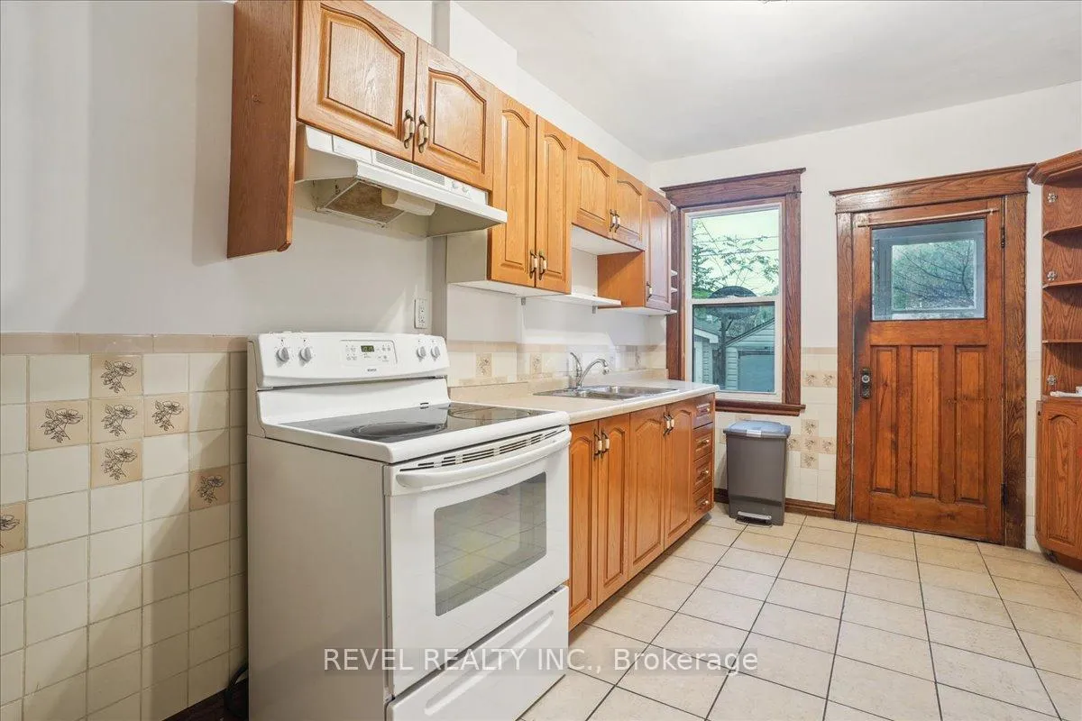 Photo 12 of 16 Senator Avenue, Hamilton, Stipley — HOMEH