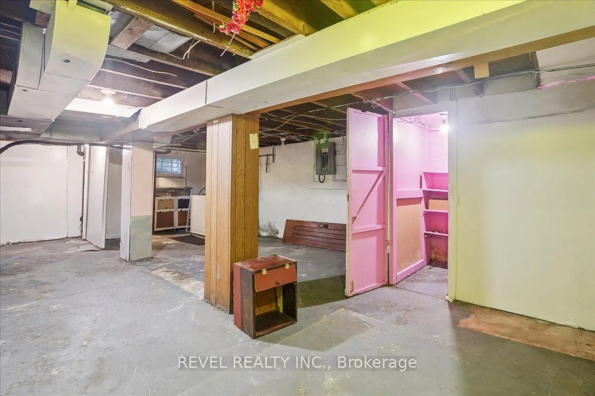 Photo 26 of 16 Senator Avenue, Hamilton, Stipley — HOMEH