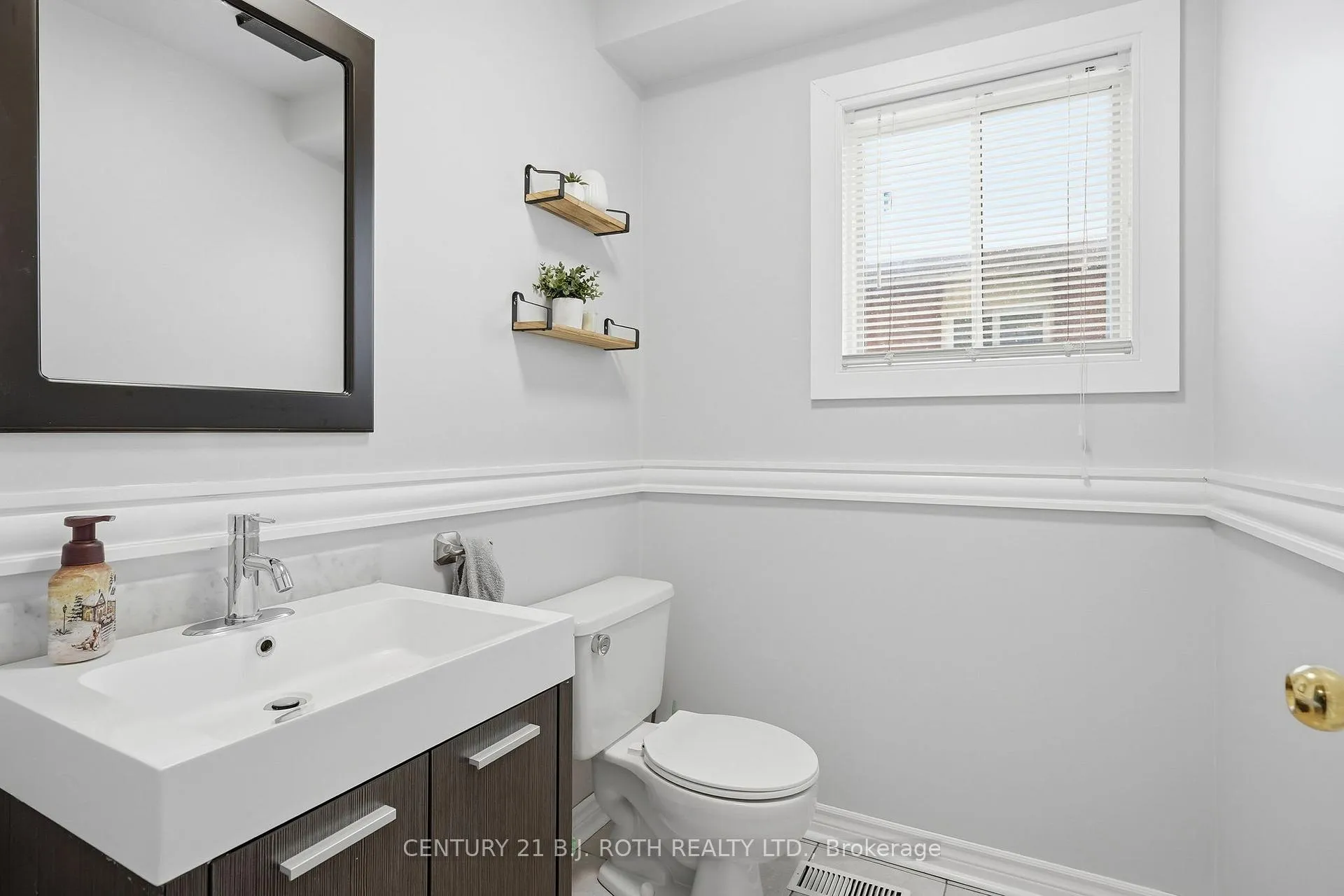 Photo 16 of 79 Brown Street, Barrie, Holly — HOMEH