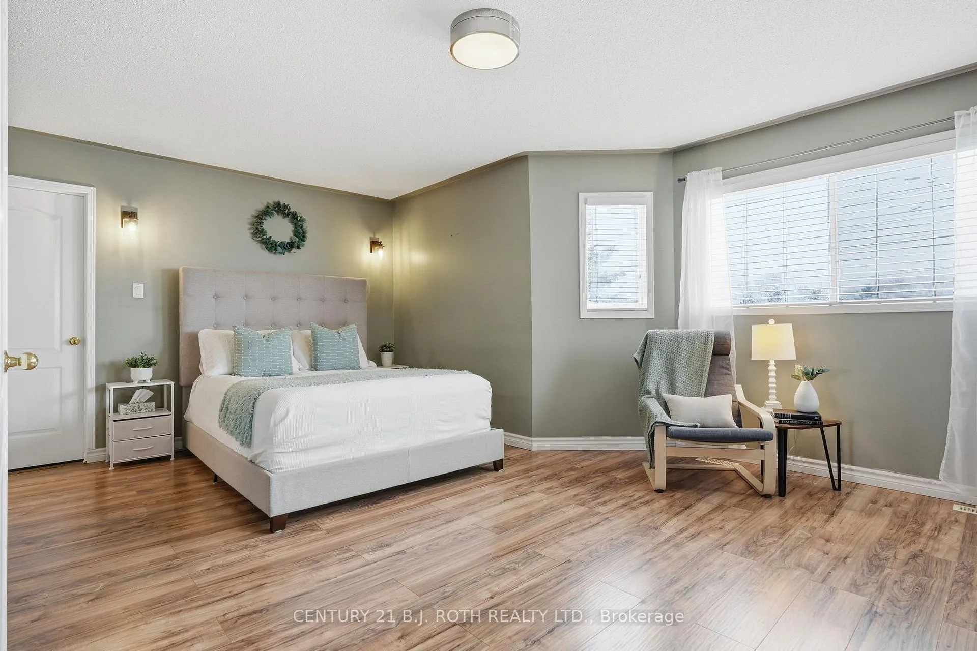 Photo 17 of 79 Brown Street, Barrie, Holly — HOMEH