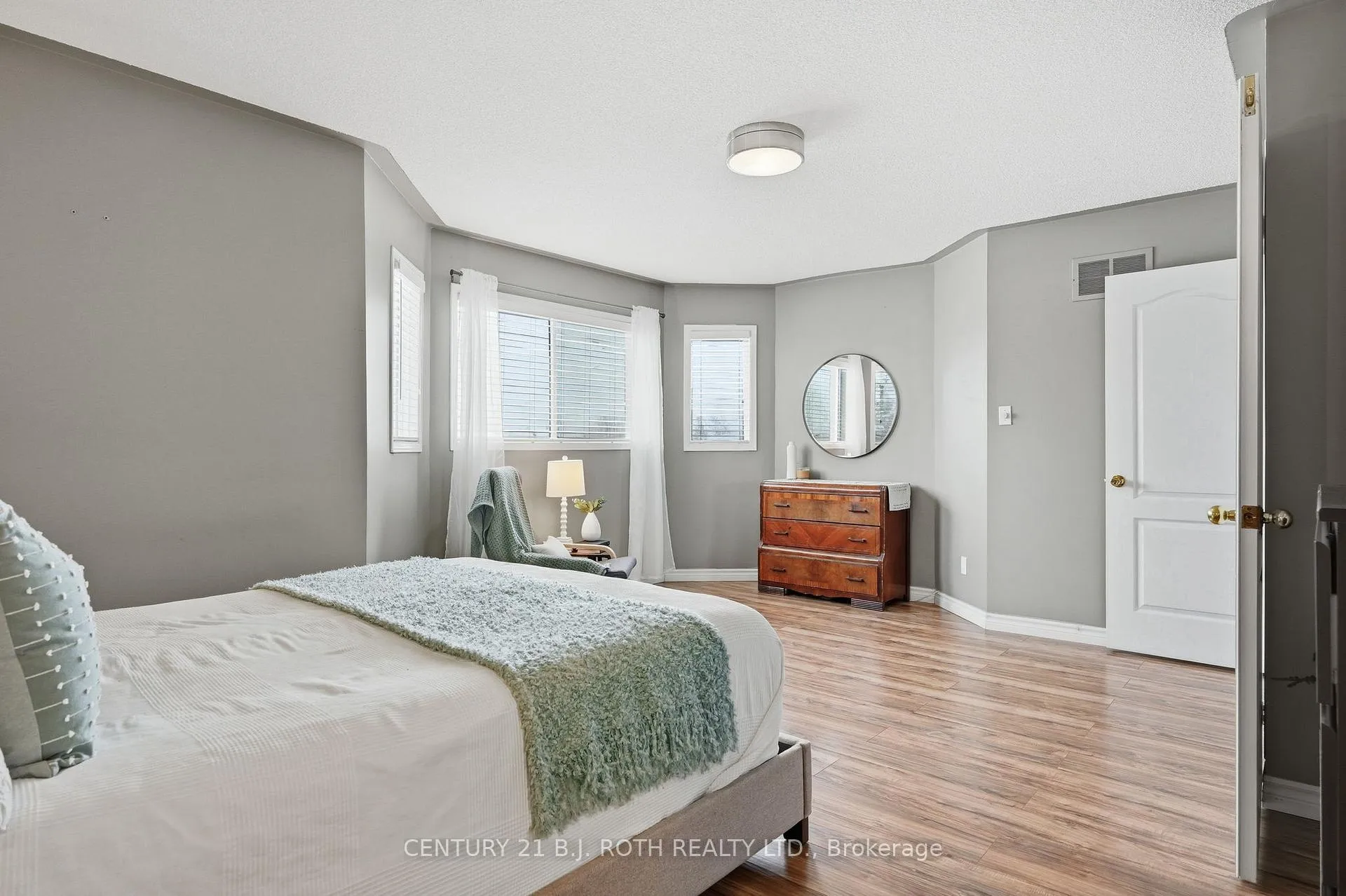 Photo 19 of 79 Brown Street, Barrie, Holly — HOMEH