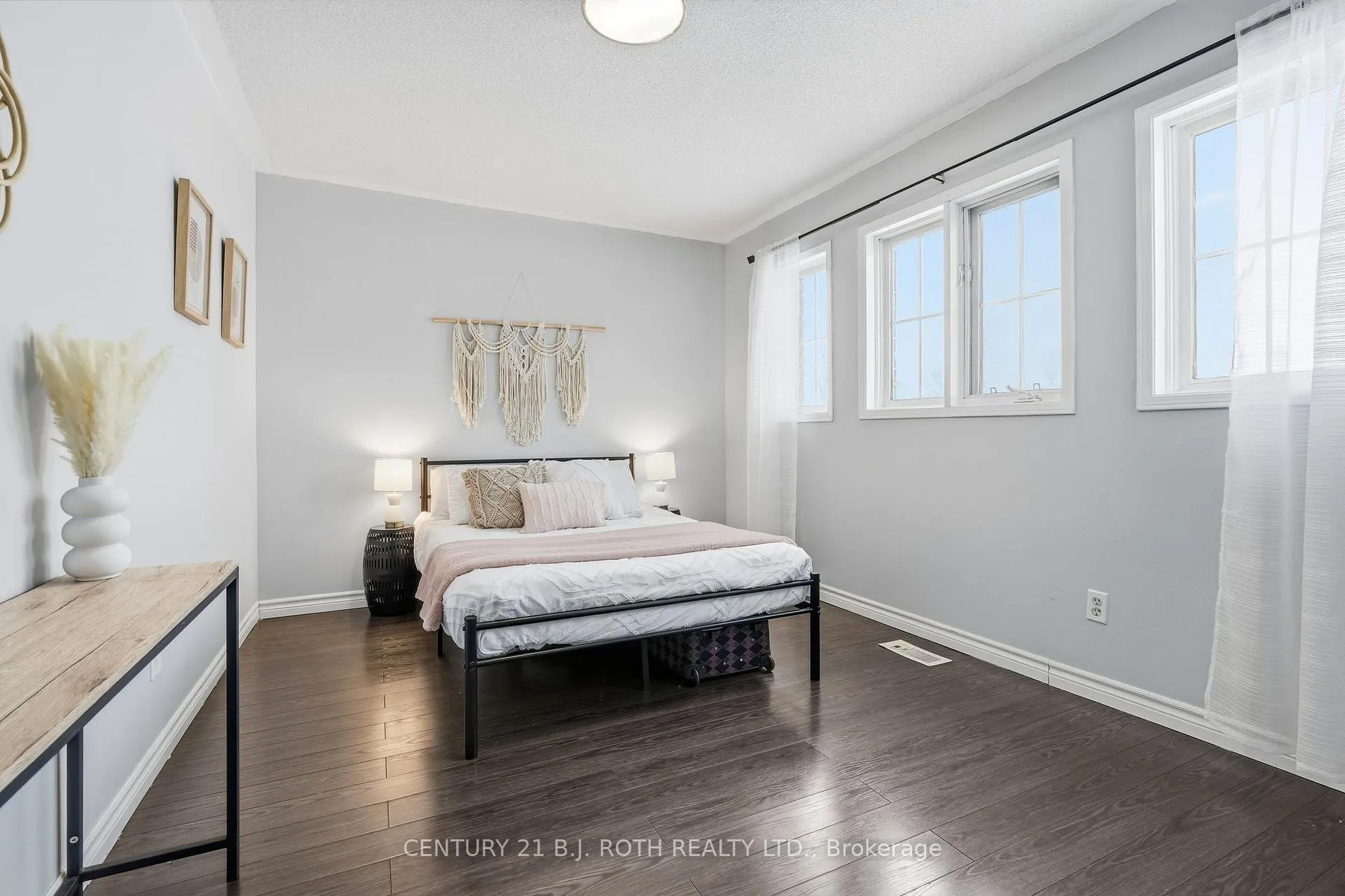 Photo 24 of 79 Brown Street, Barrie, Holly — HOMEH