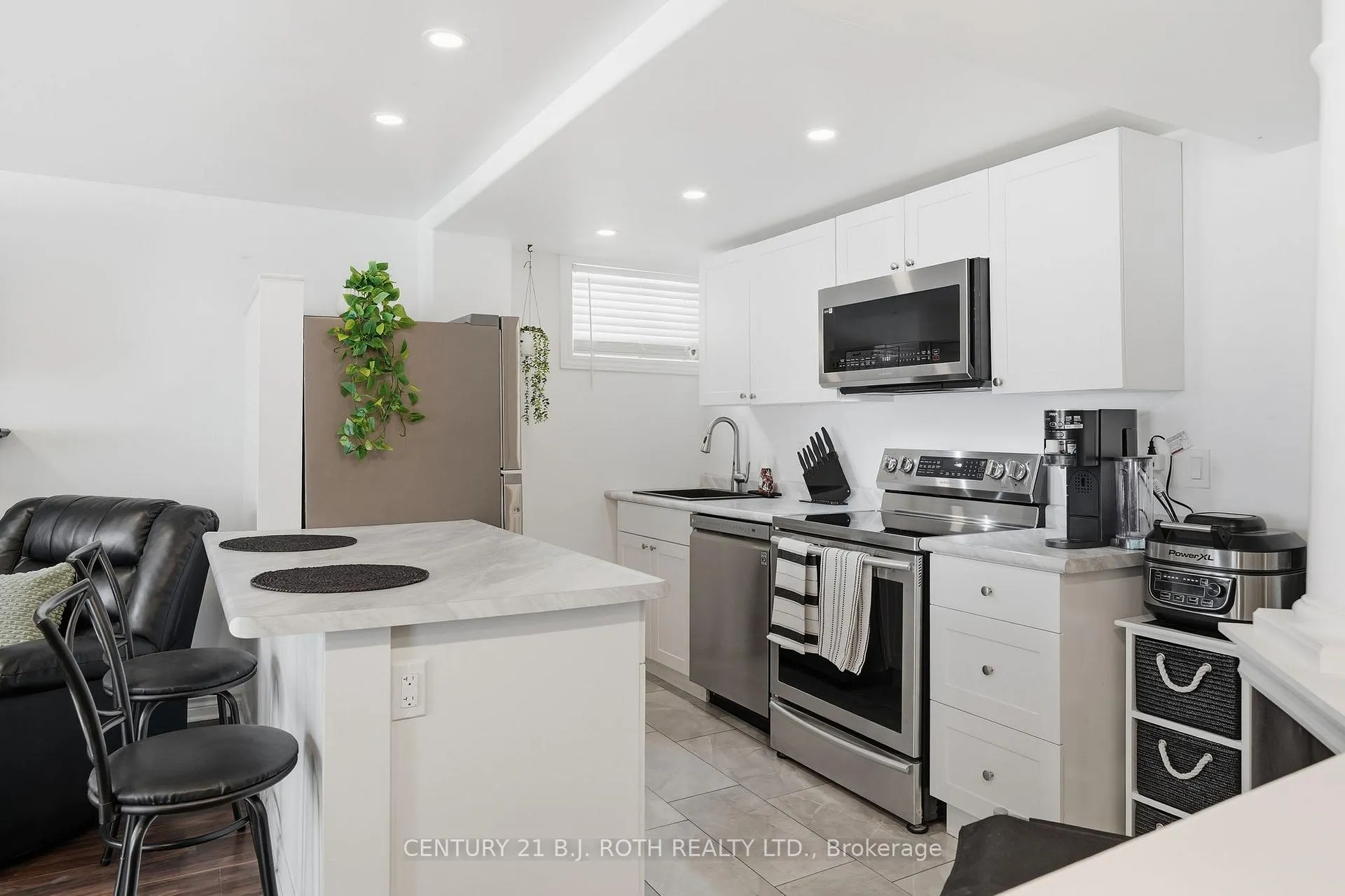 Photo 35 of 79 Brown Street, Barrie, Holly — HOMEH