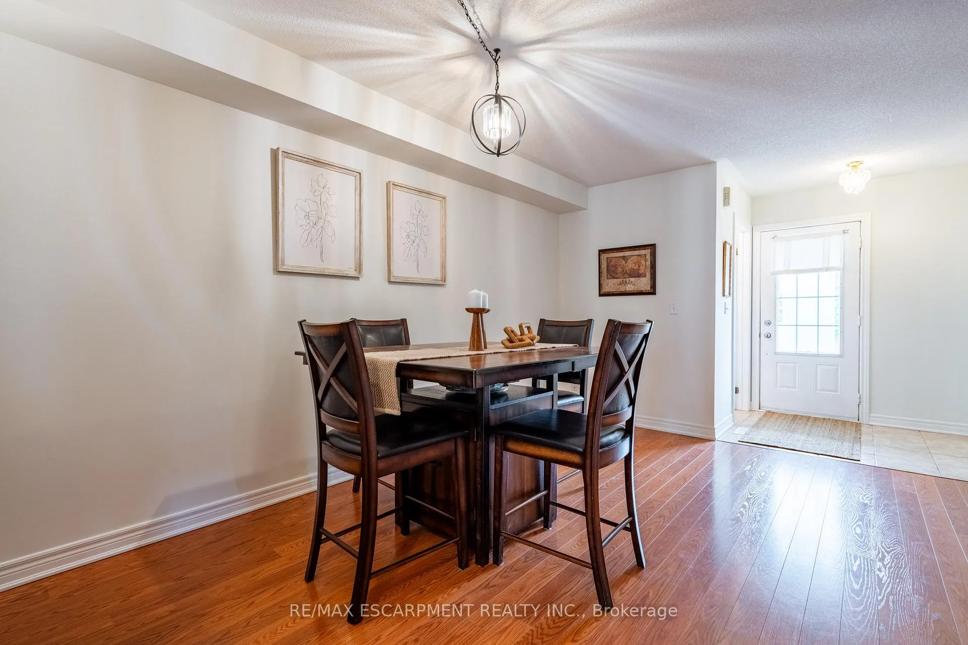 Photo 4 of 67 Golden Iris Crescent, Hamilton, Waterdown — HOMEH
