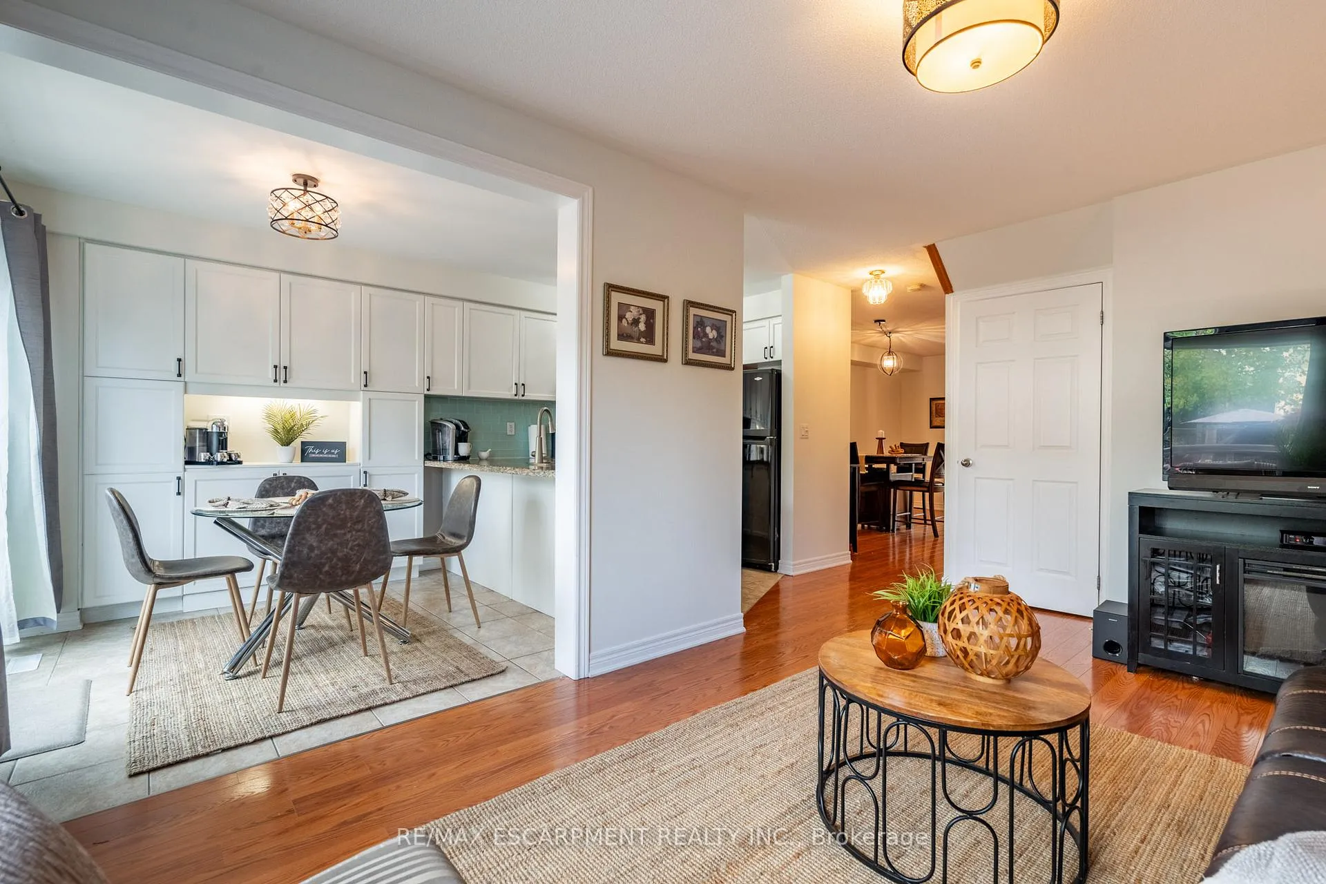 Photo 7 of 67 Golden Iris Crescent, Hamilton, Waterdown — HOMEH