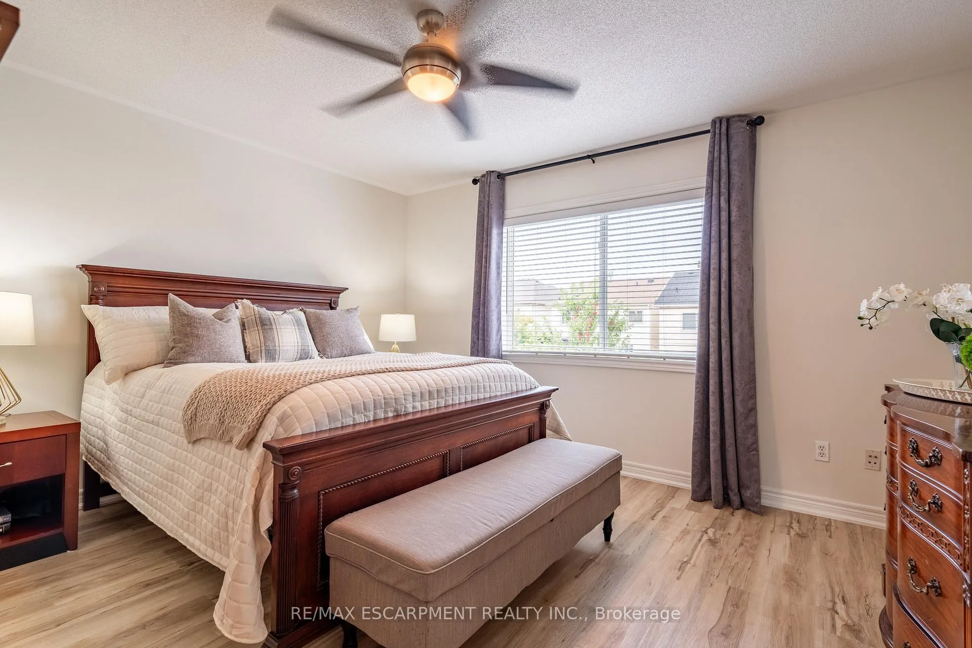 Photo 14 of 67 Golden Iris Crescent, Hamilton, Waterdown — HOMEH