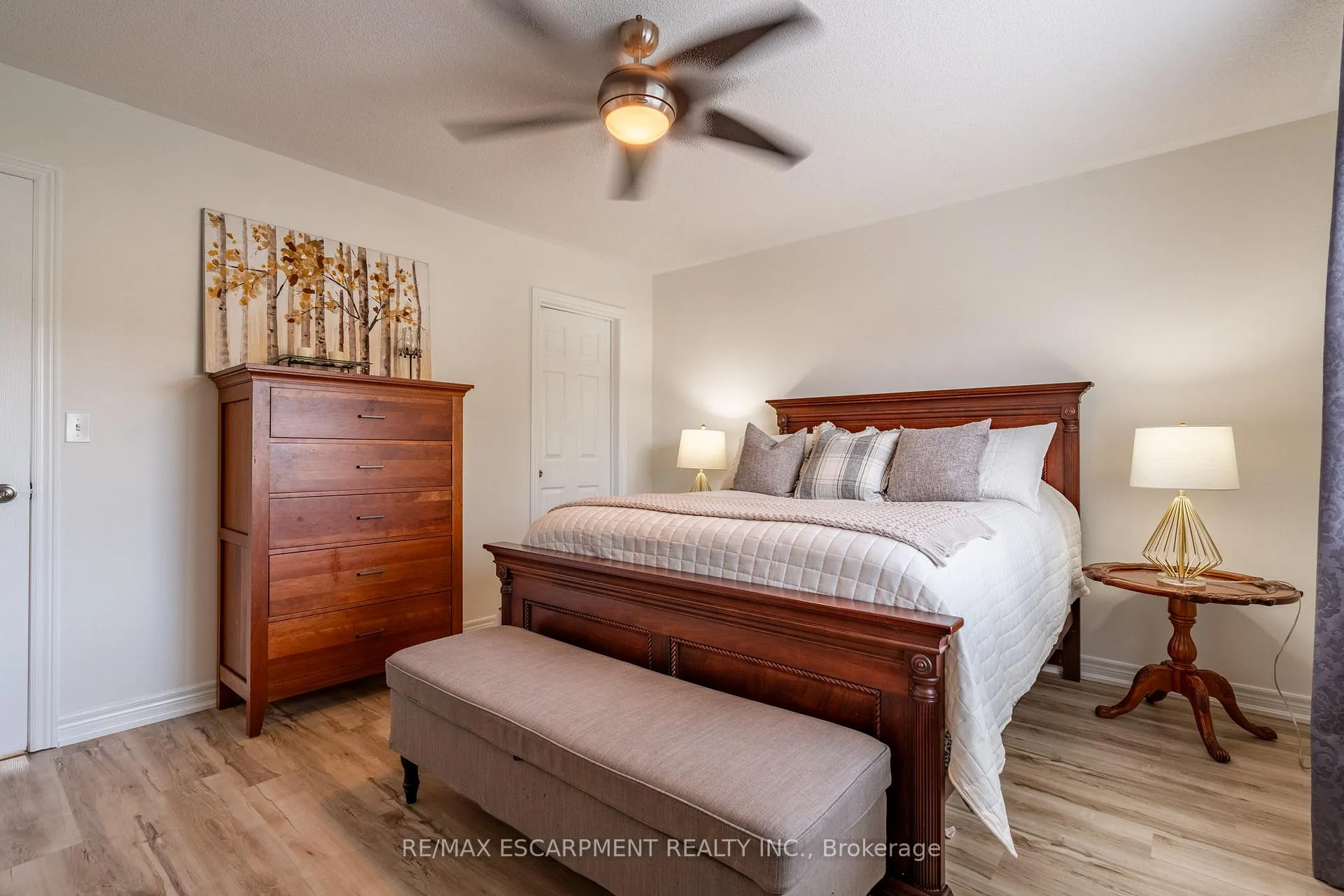 Photo 15 of 67 Golden Iris Crescent, Hamilton, Waterdown — HOMEH