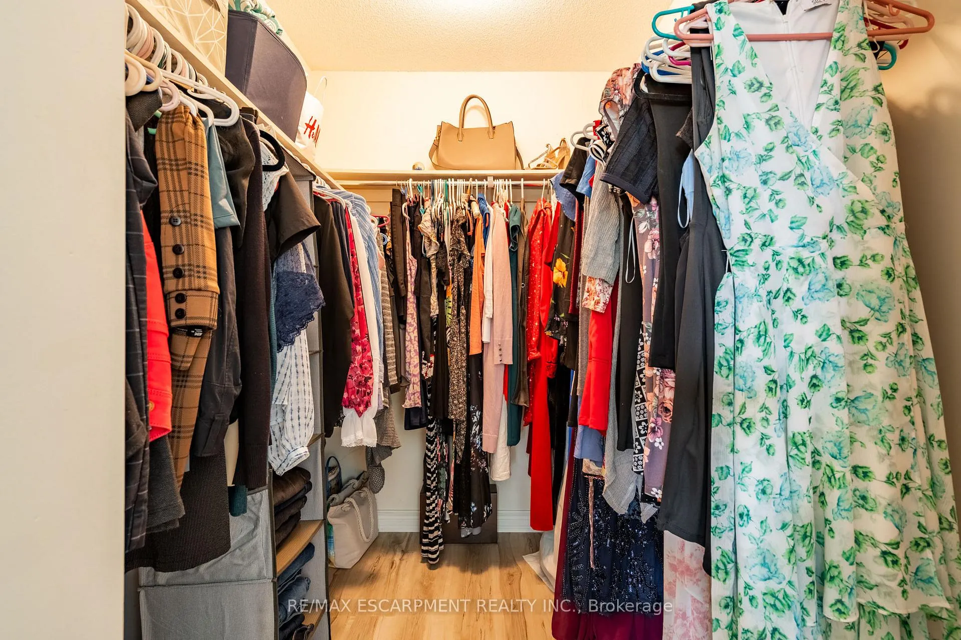 Photo 18 of 67 Golden Iris Crescent, Hamilton, Waterdown — HOMEH
