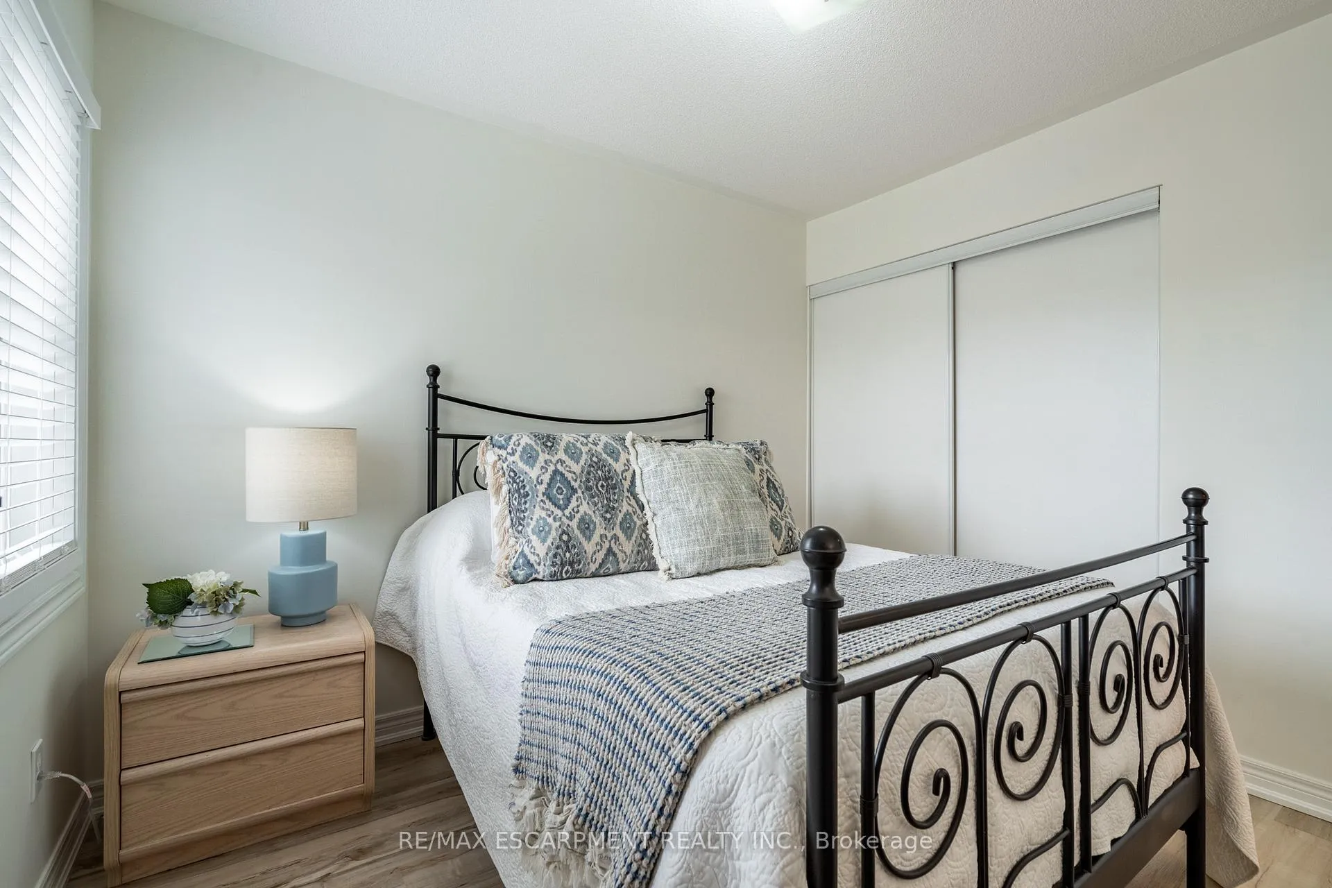 Photo 22 of 67 Golden Iris Crescent, Hamilton, Waterdown — HOMEH