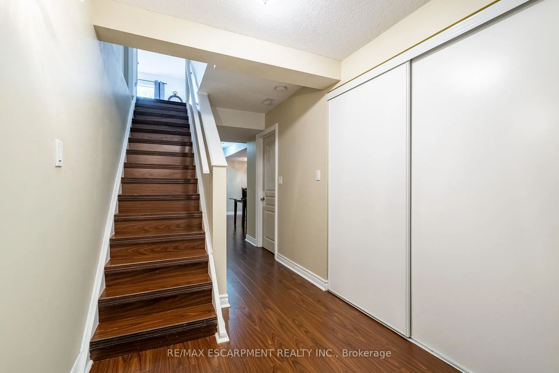 Photo 24 of 67 Golden Iris Crescent, Hamilton, Waterdown — HOMEH