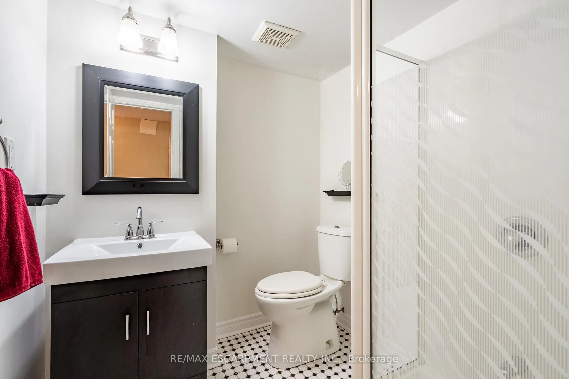 Photo 28 of 67 Golden Iris Crescent, Hamilton, Waterdown — HOMEH