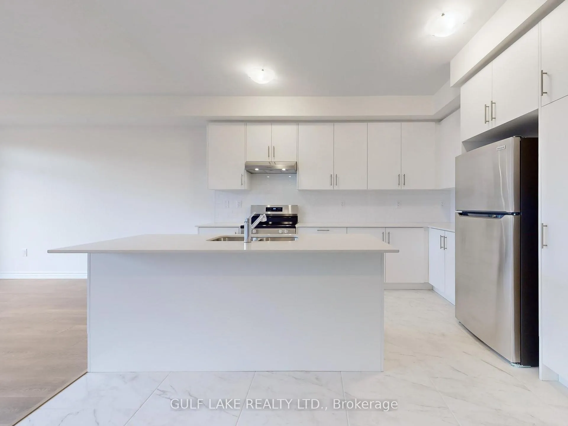 Photo 9 of 134 Greer Street, Barrie, Rural Barrie Southeast — HOMEH