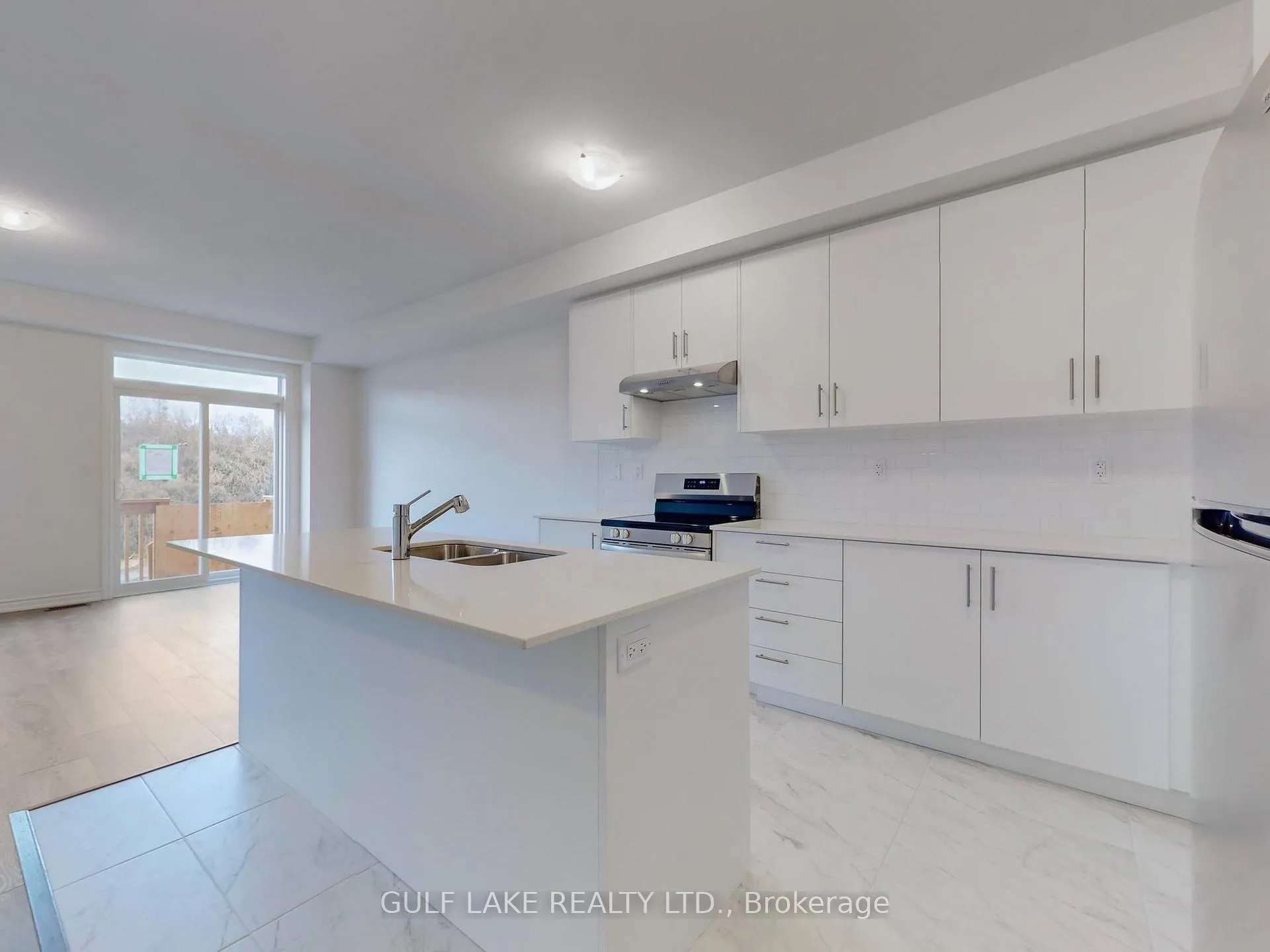 Photo 10 of 134 Greer Street, Barrie, Rural Barrie Southeast — HOMEH