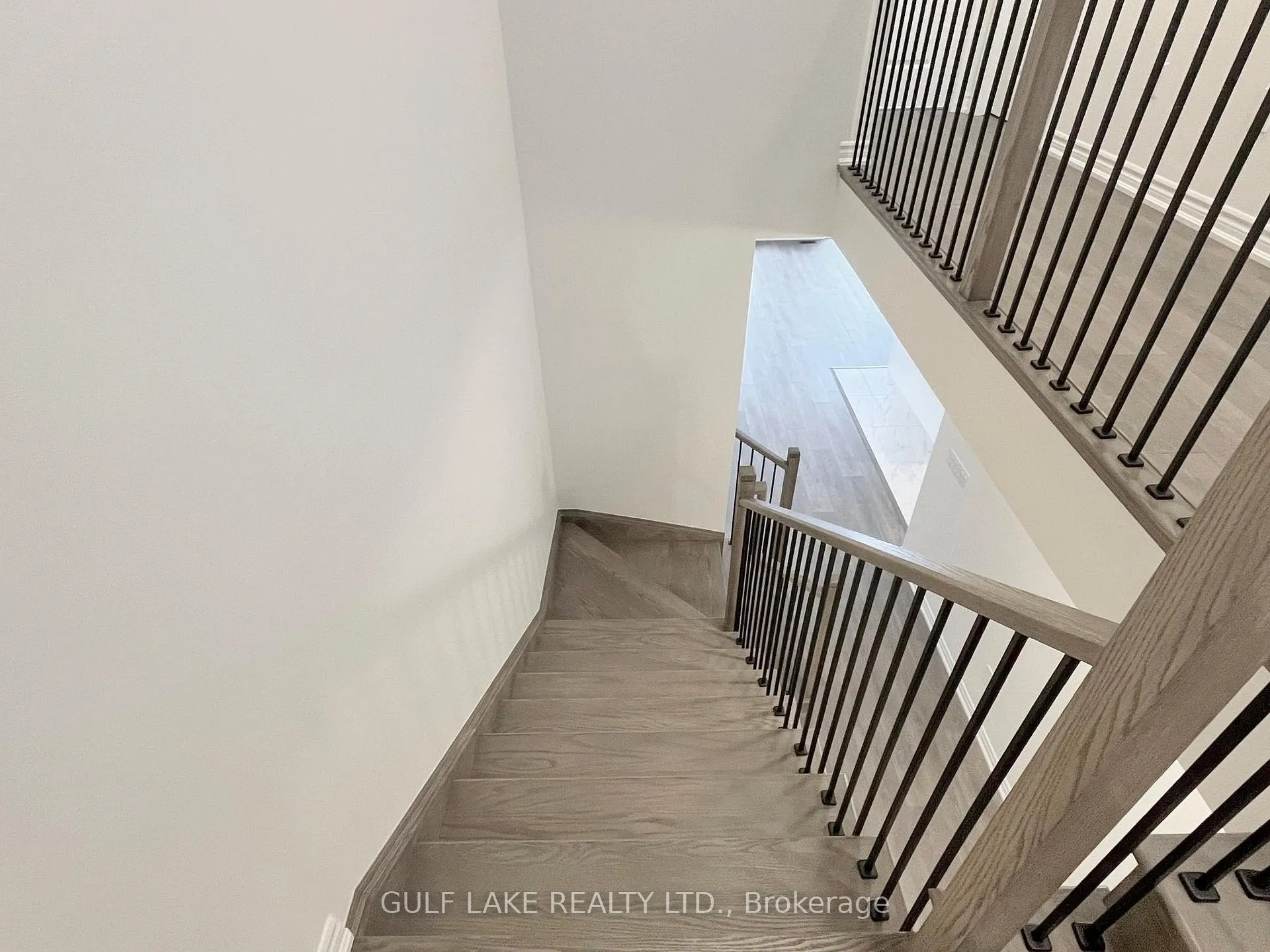 Photo 18 of 134 Greer Street, Barrie, Rural Barrie Southeast — HOMEH